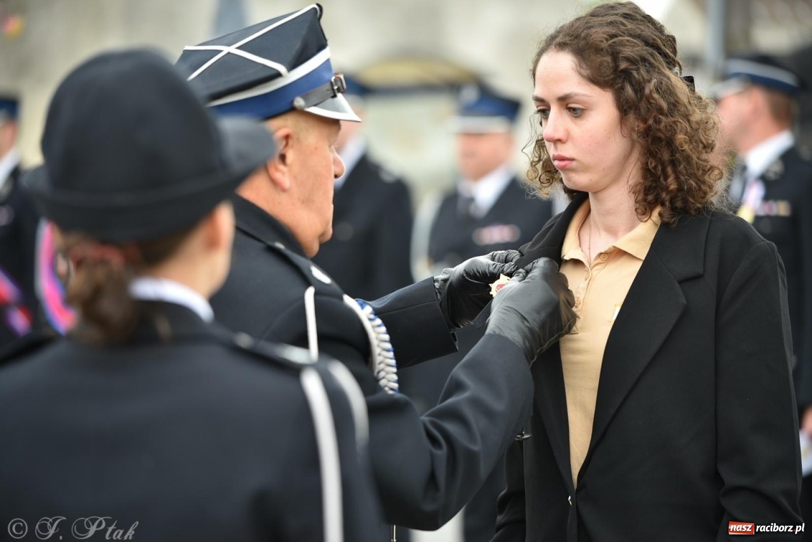 Zdjęcie w galerii na portalu naszraciborz.pl: 100-lecie OSP Gamów. Wręczono odznaczenia i poświęcono tablicę pamiątkową wiadomości z regionu