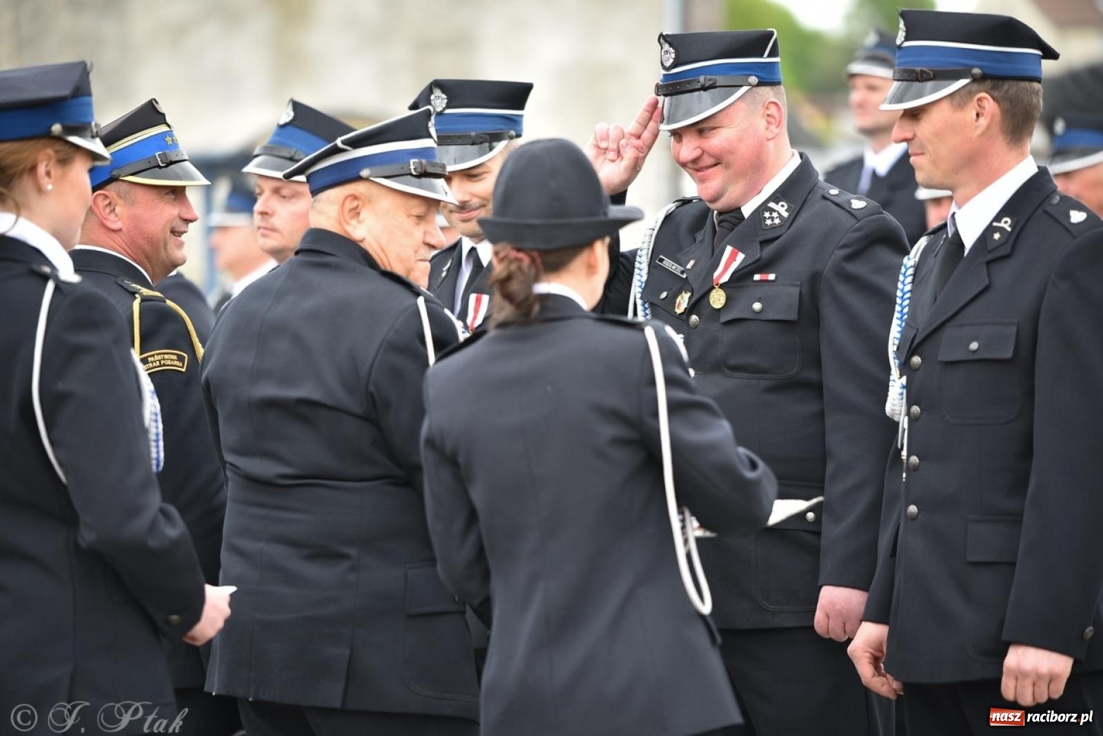 Zdjęcie w galerii na portalu naszraciborz.pl: 100-lecie OSP Gamów. Wręczono odznaczenia i poświęcono tablicę pamiątkową wiadomości z regionu