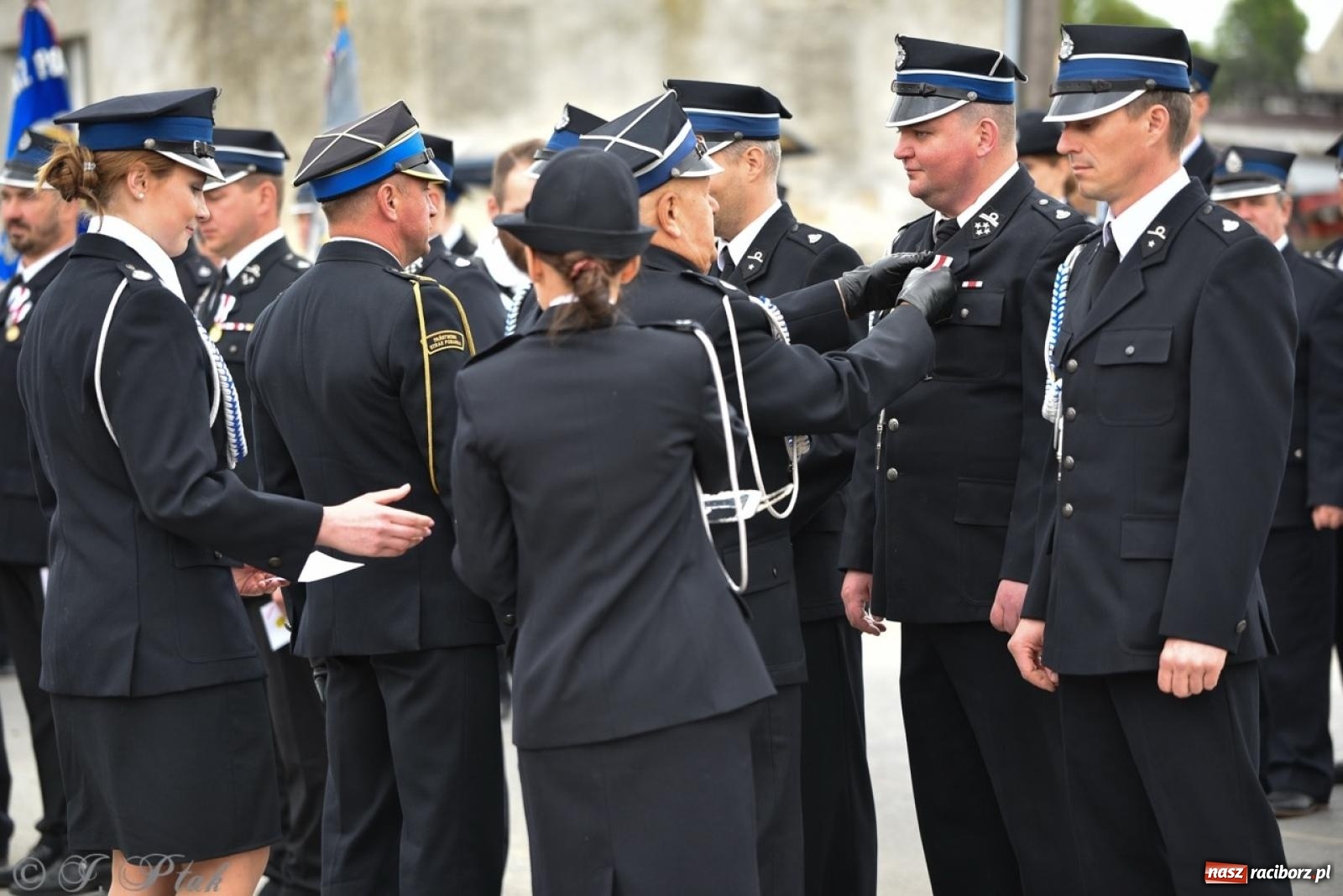 Zdjęcie w galerii na portalu naszraciborz.pl: 100-lecie OSP Gamów. Wręczono odznaczenia i poświęcono tablicę pamiątkową wiadomości z regionu