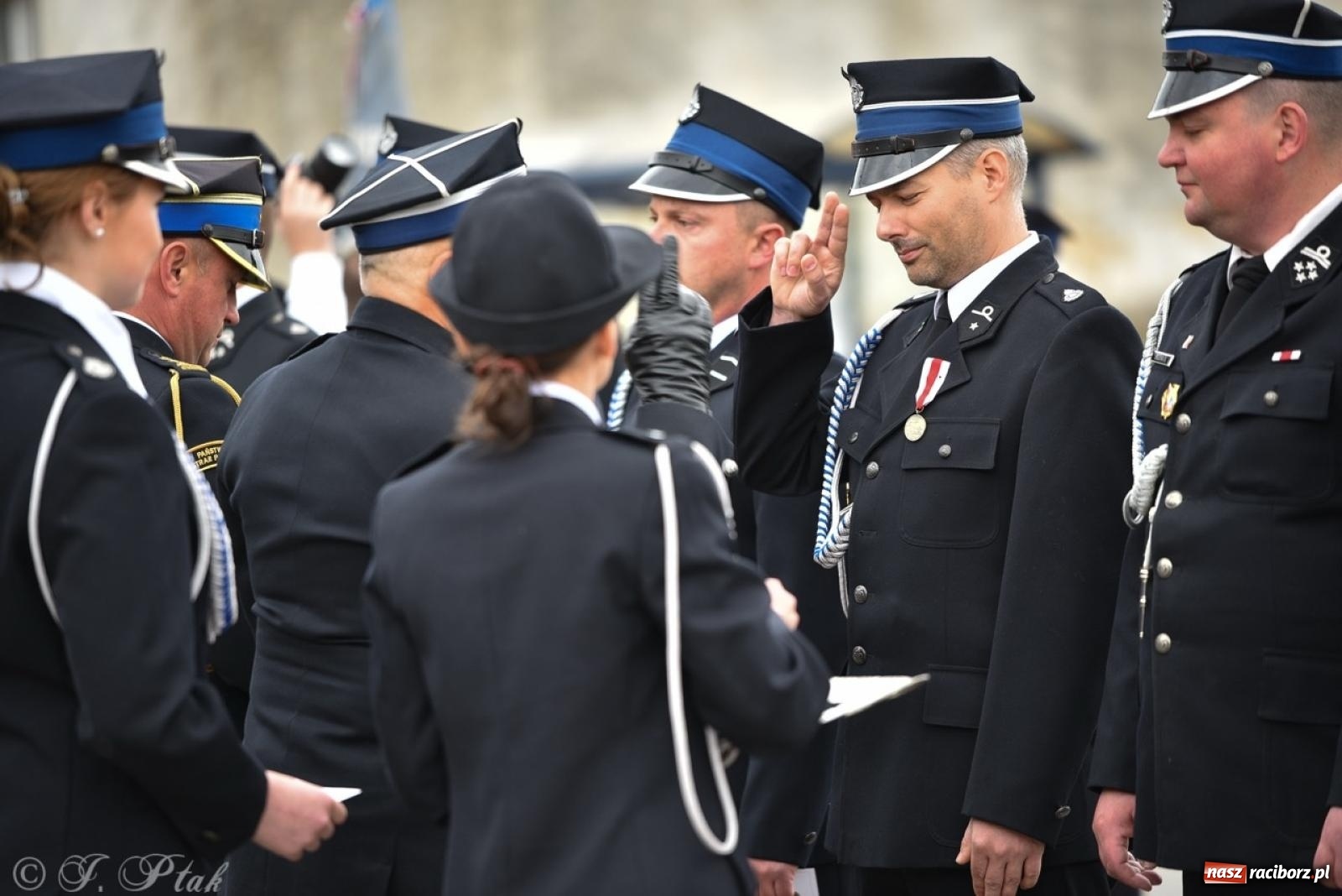 Zdjęcie w galerii na portalu naszraciborz.pl: 100-lecie OSP Gamów. Wręczono odznaczenia i poświęcono tablicę pamiątkową wiadomości z regionu