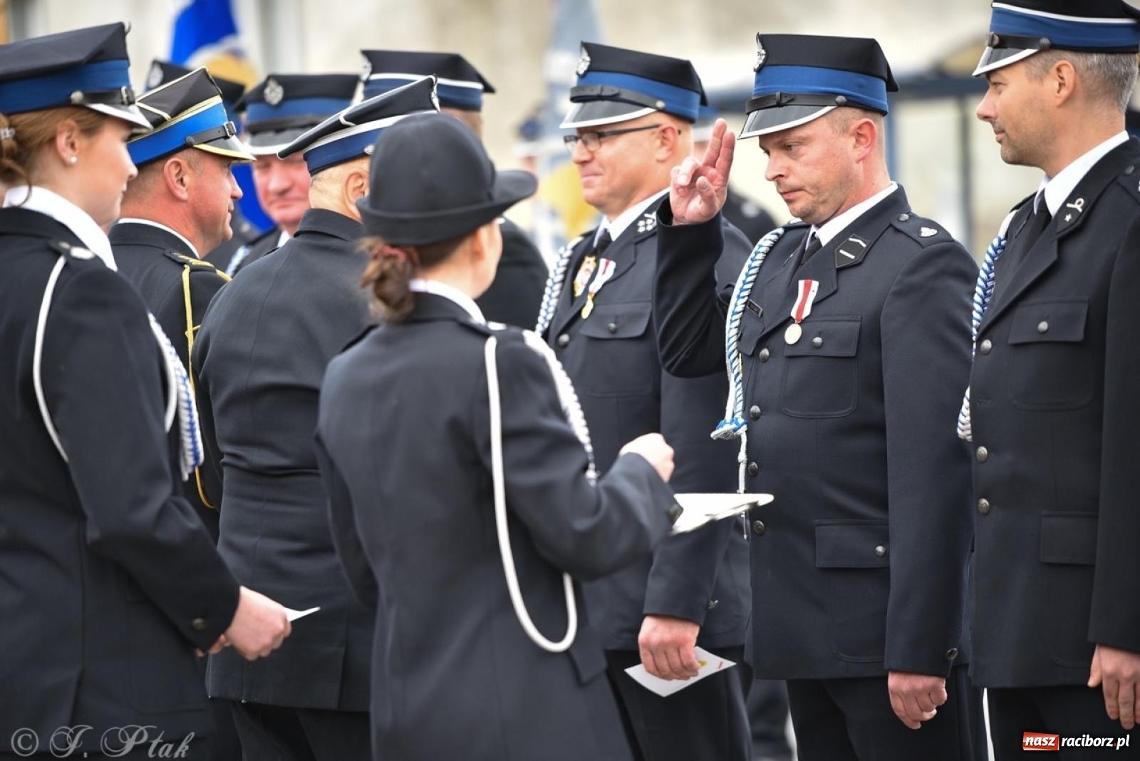 Zdjęcie w galerii na portalu naszraciborz.pl: 100-lecie OSP Gamów. Wręczono odznaczenia i poświęcono tablicę pamiątkową wiadomości z regionu