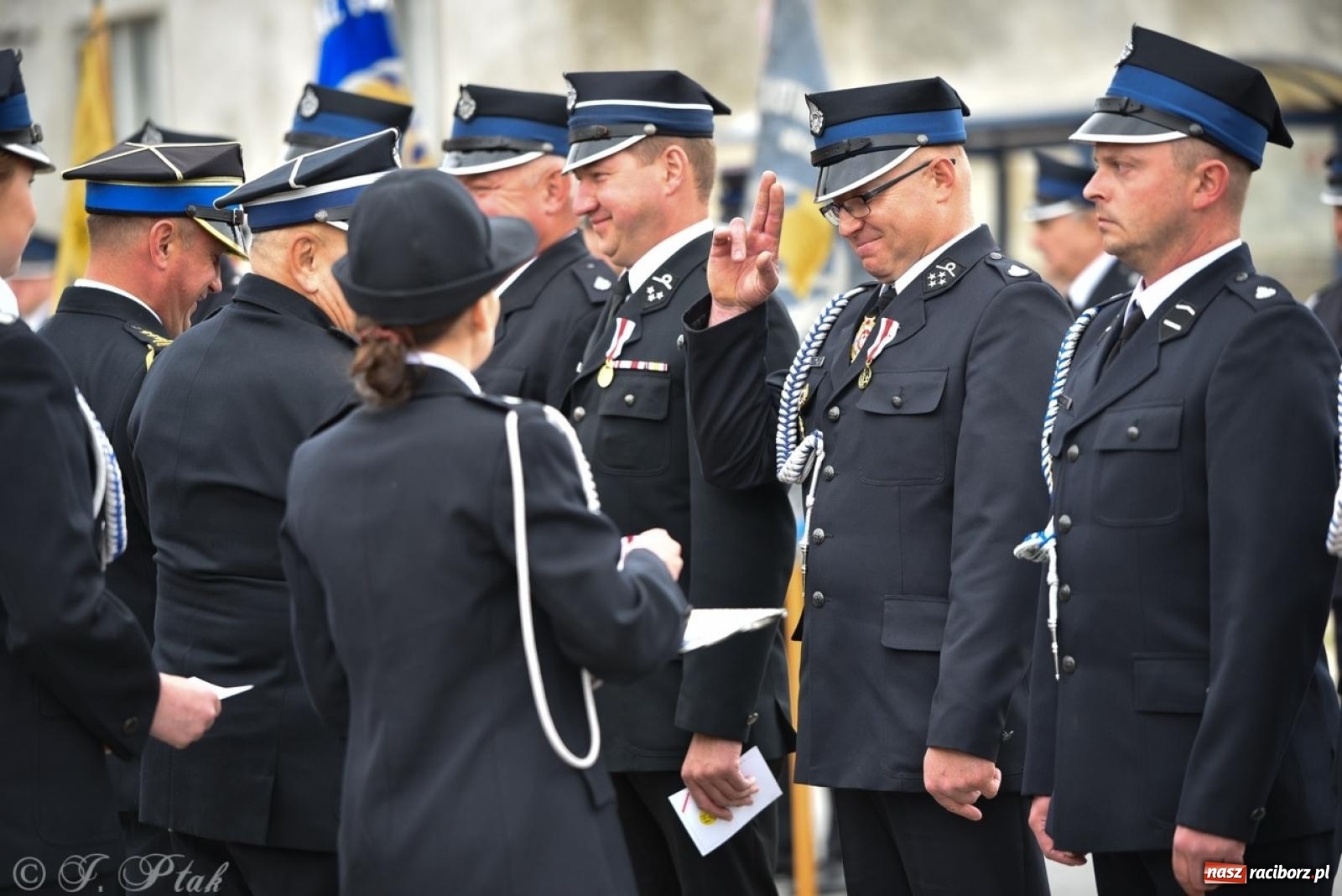 Zdjęcie w galerii na portalu naszraciborz.pl: 100-lecie OSP Gamów. Wręczono odznaczenia i poświęcono tablicę pamiątkową wiadomości z regionu