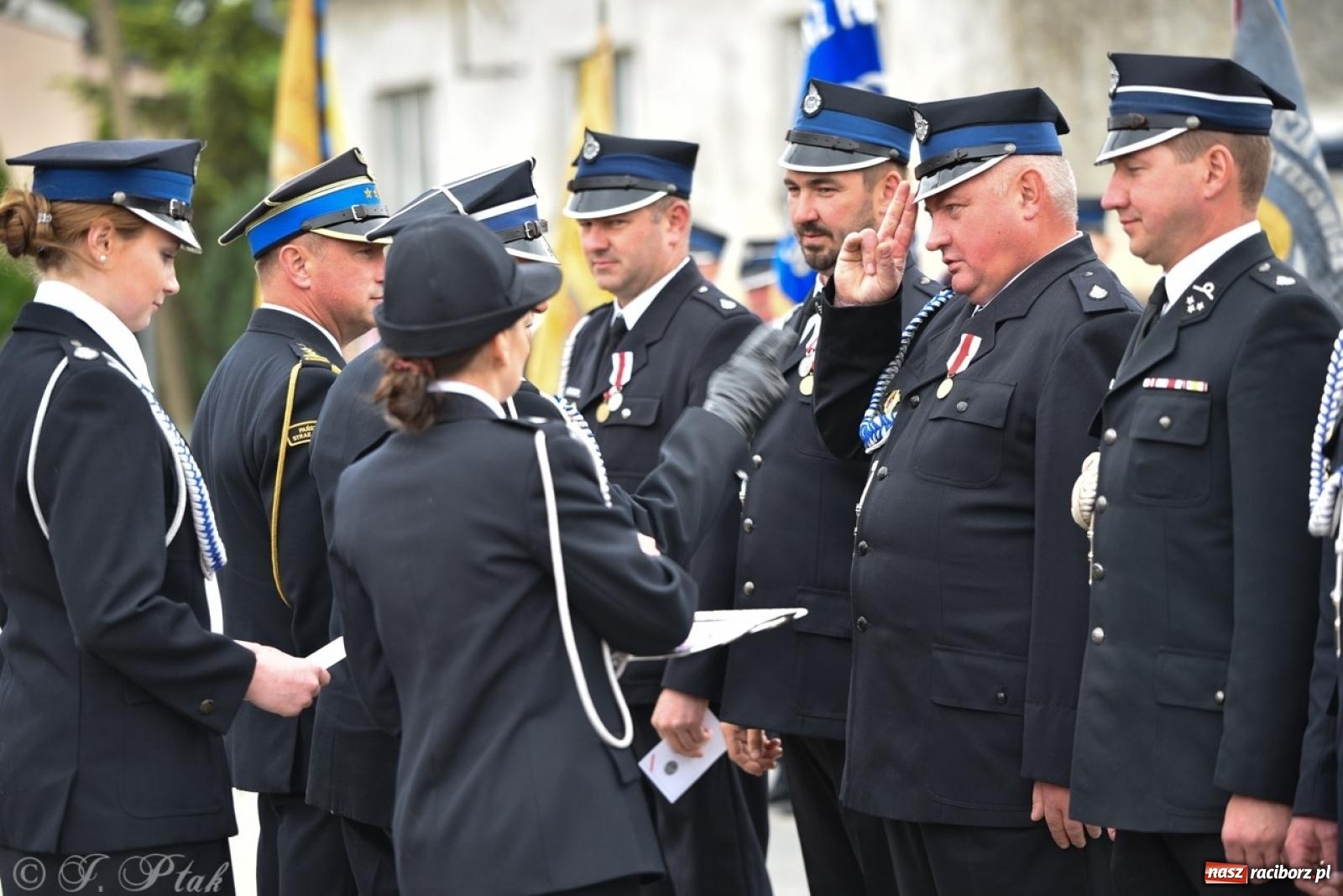 Zdjęcie w galerii na portalu naszraciborz.pl: 100-lecie OSP Gamów. Wręczono odznaczenia i poświęcono tablicę pamiątkową wiadomości z regionu