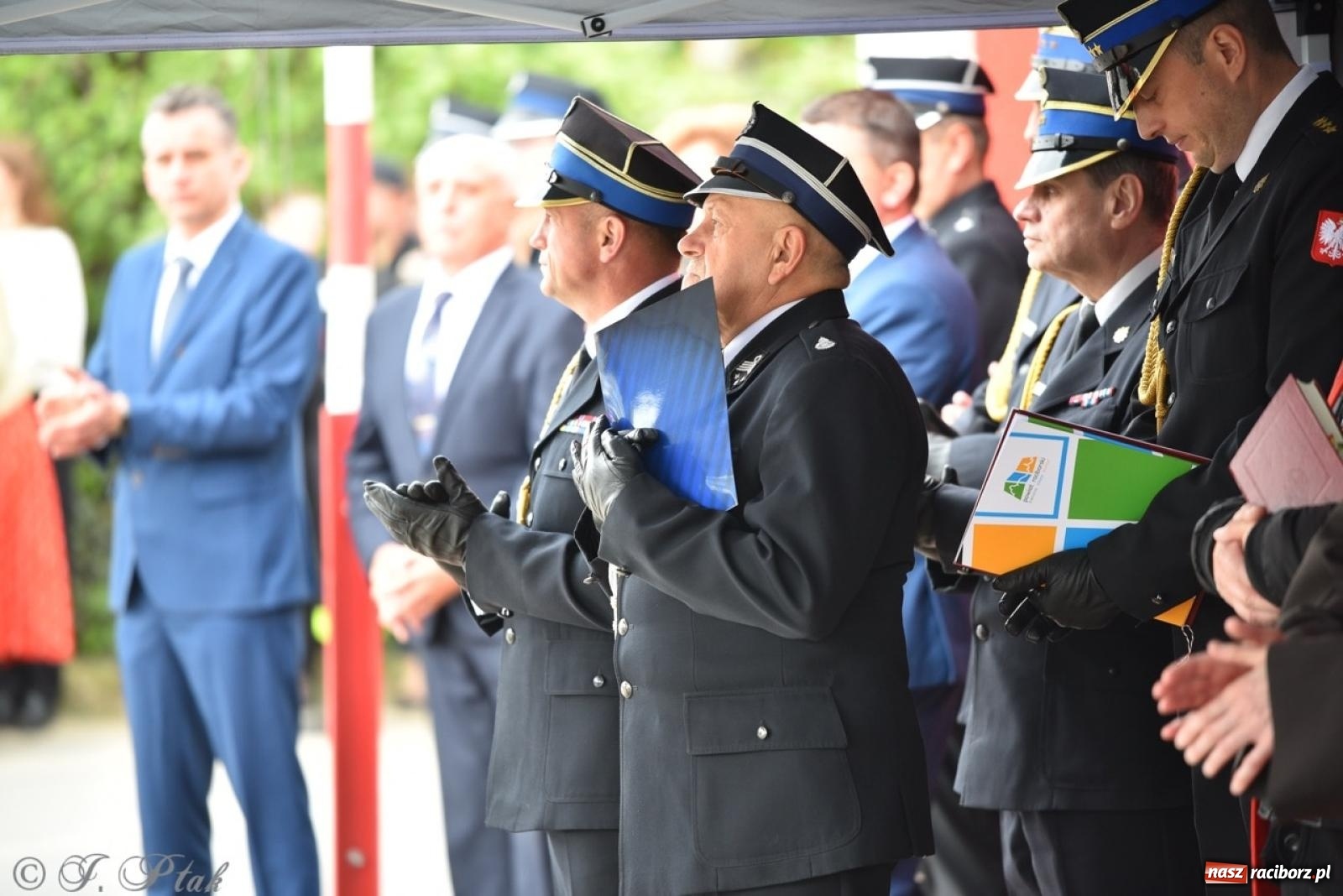 Zdjęcie w galerii na portalu naszraciborz.pl: 100-lecie OSP Gamów. Wręczono odznaczenia i poświęcono tablicę pamiątkową wiadomości z regionu