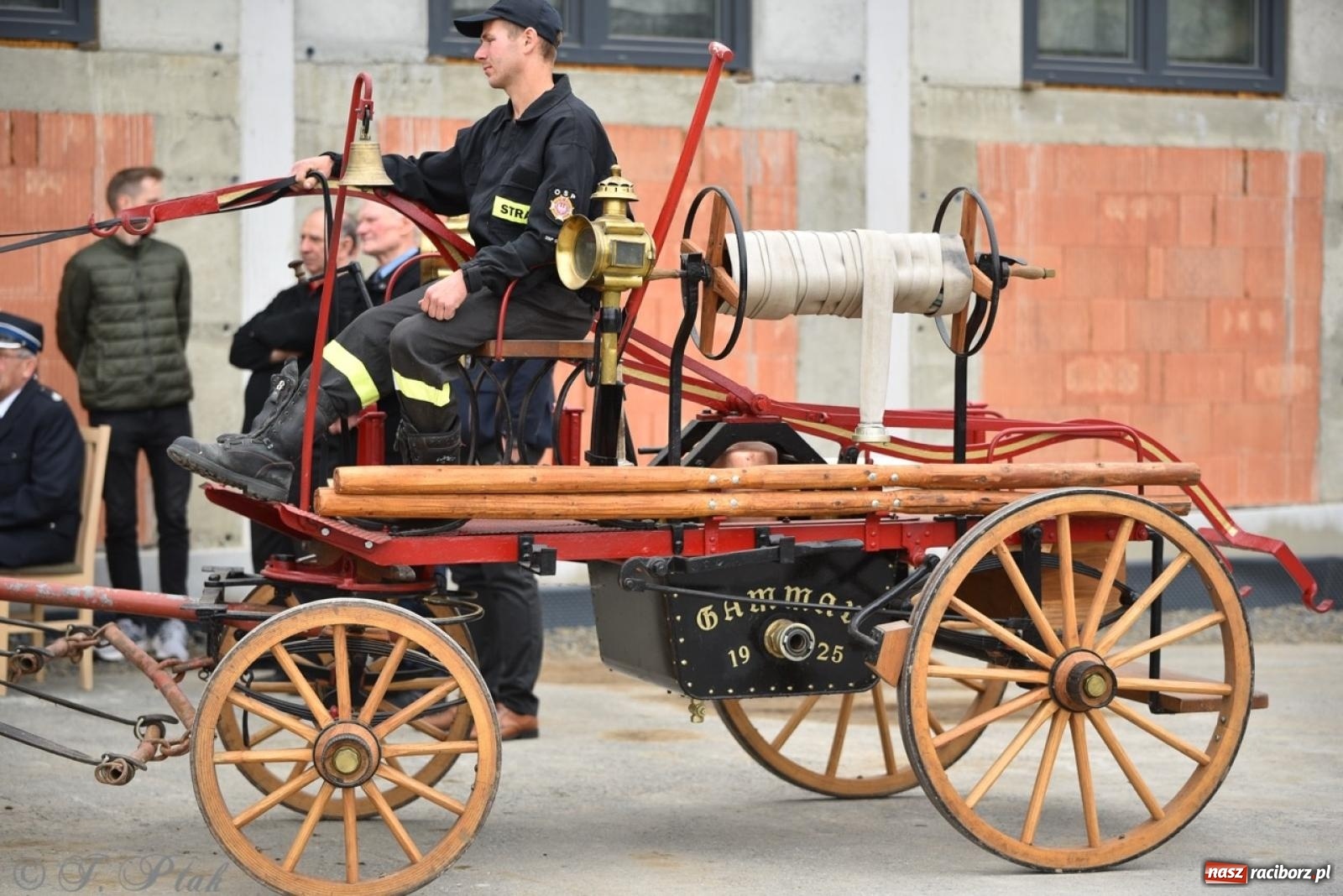 Zdjęcie w galerii na portalu naszraciborz.pl: 100-lecie OSP Gamów. Wręczono odznaczenia i poświęcono tablicę pamiątkową wiadomości z regionu