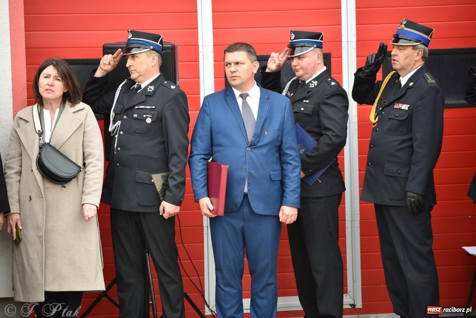 Zdjęcie w galerii na portalu naszraciborz.pl: 100-lecie OSP Gamów. Wręczono odznaczenia i poświęcono tablicę pamiątkową wiadomości z regionu