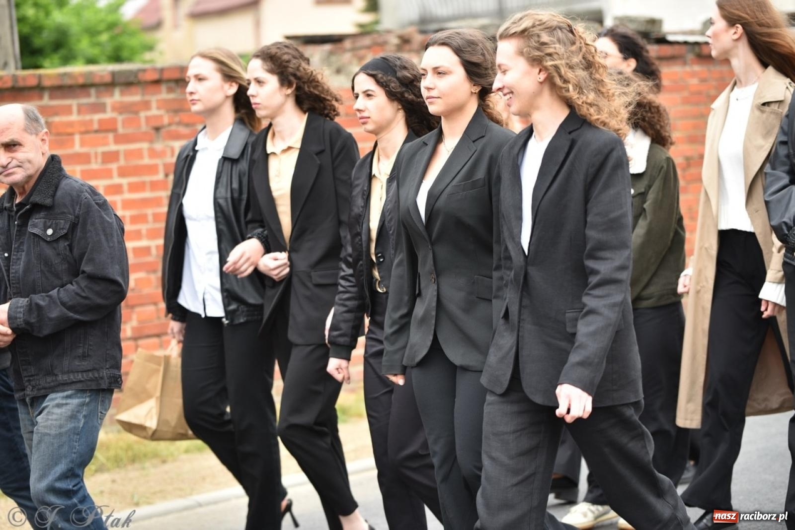 Zdjęcie w galerii na portalu naszraciborz.pl: 100-lecie OSP Gamów. Wręczono odznaczenia i poświęcono tablicę pamiątkową wiadomości z regionu