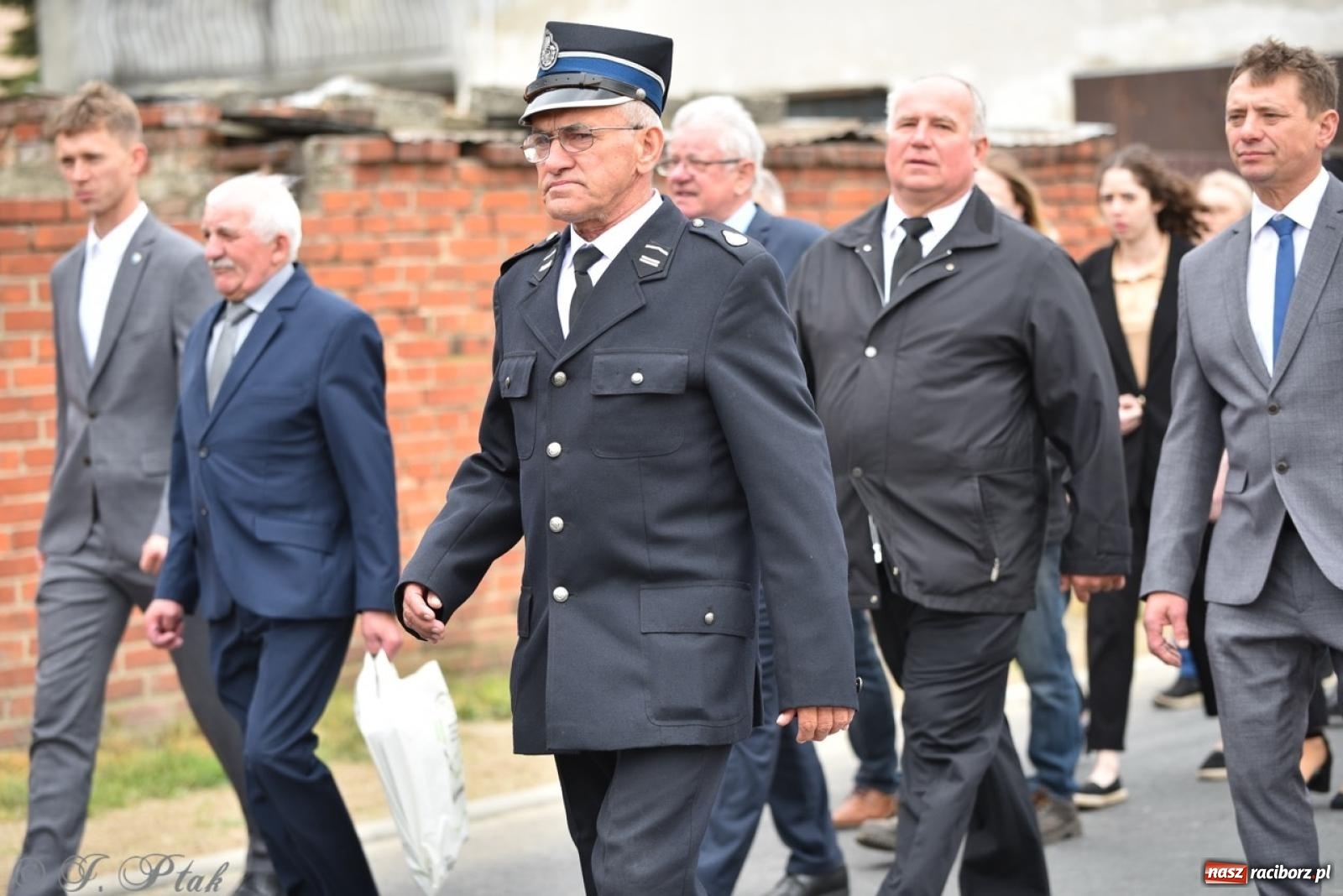 Zdjęcie w galerii na portalu naszraciborz.pl: 100-lecie OSP Gamów. Wręczono odznaczenia i poświęcono tablicę pamiątkową wiadomości z regionu