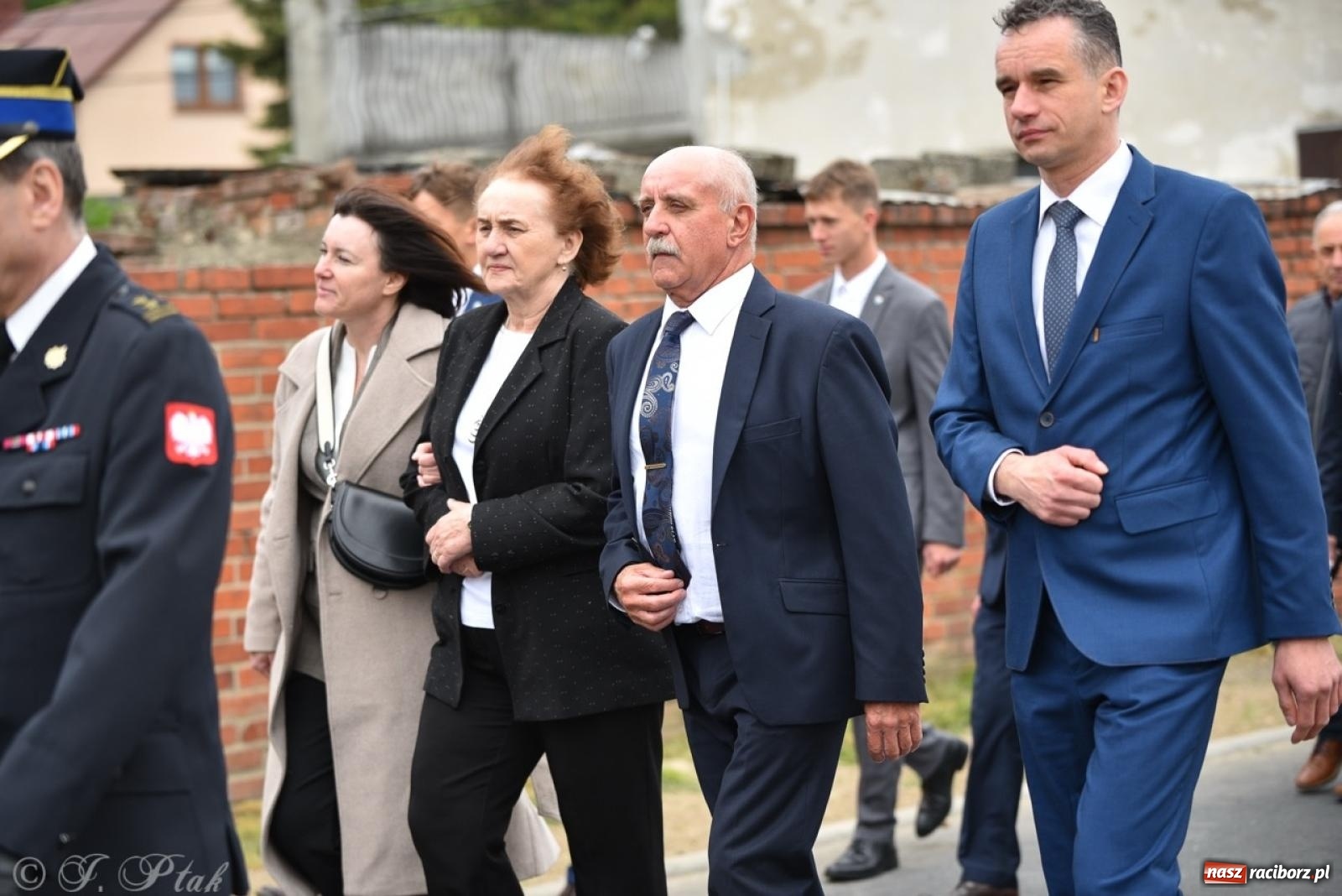 Zdjęcie w galerii na portalu naszraciborz.pl: 100-lecie OSP Gamów. Wręczono odznaczenia i poświęcono tablicę pamiątkową wiadomości z regionu