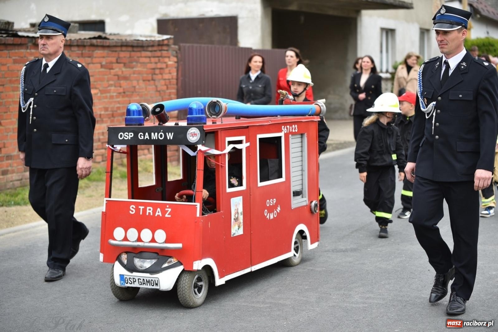 Zdjęcie w galerii na portalu naszraciborz.pl: 100-lecie OSP Gamów. Wręczono odznaczenia i poświęcono tablicę pamiątkową wiadomości z regionu