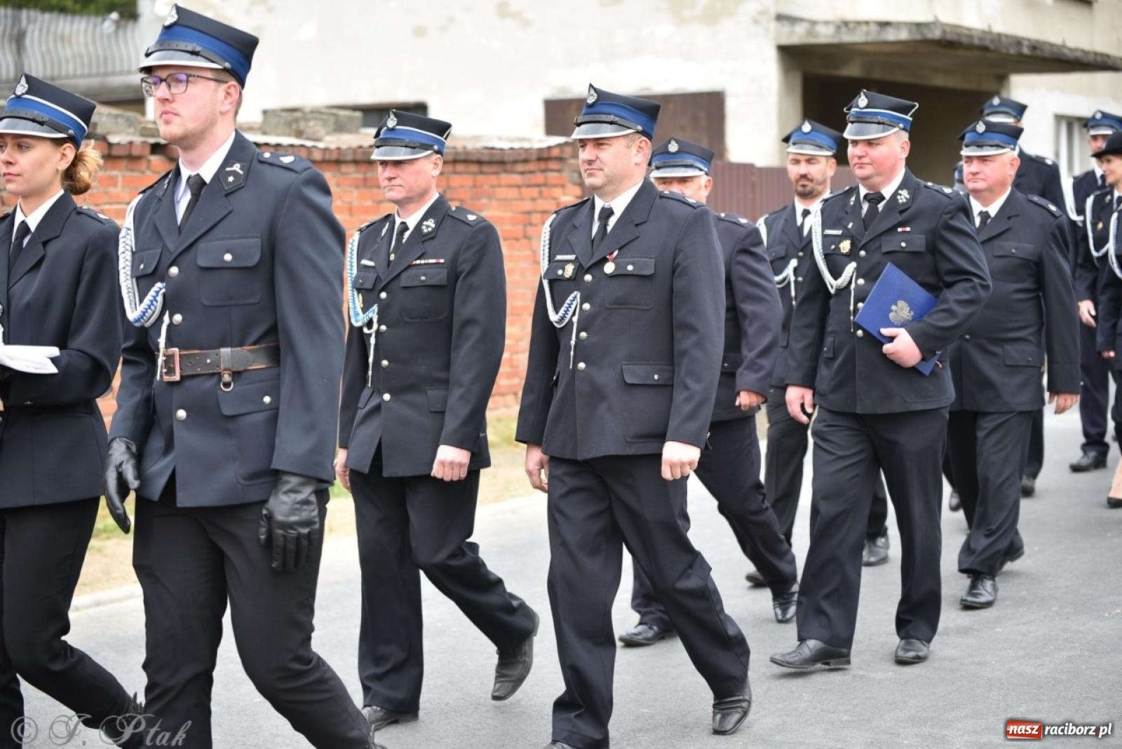 Zdjęcie w galerii na portalu naszraciborz.pl: 100-lecie OSP Gamów. Wręczono odznaczenia i poświęcono tablicę pamiątkową wiadomości z regionu
