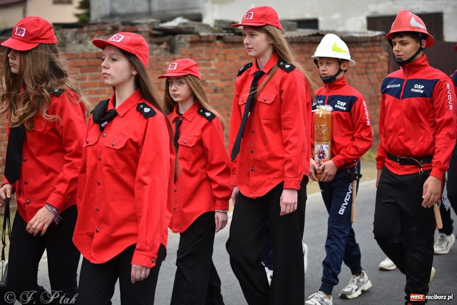 Zdjęcie w galerii na portalu naszraciborz.pl: 100-lecie OSP Gamów. Wręczono odznaczenia i poświęcono tablicę pamiątkową wiadomości z regionu