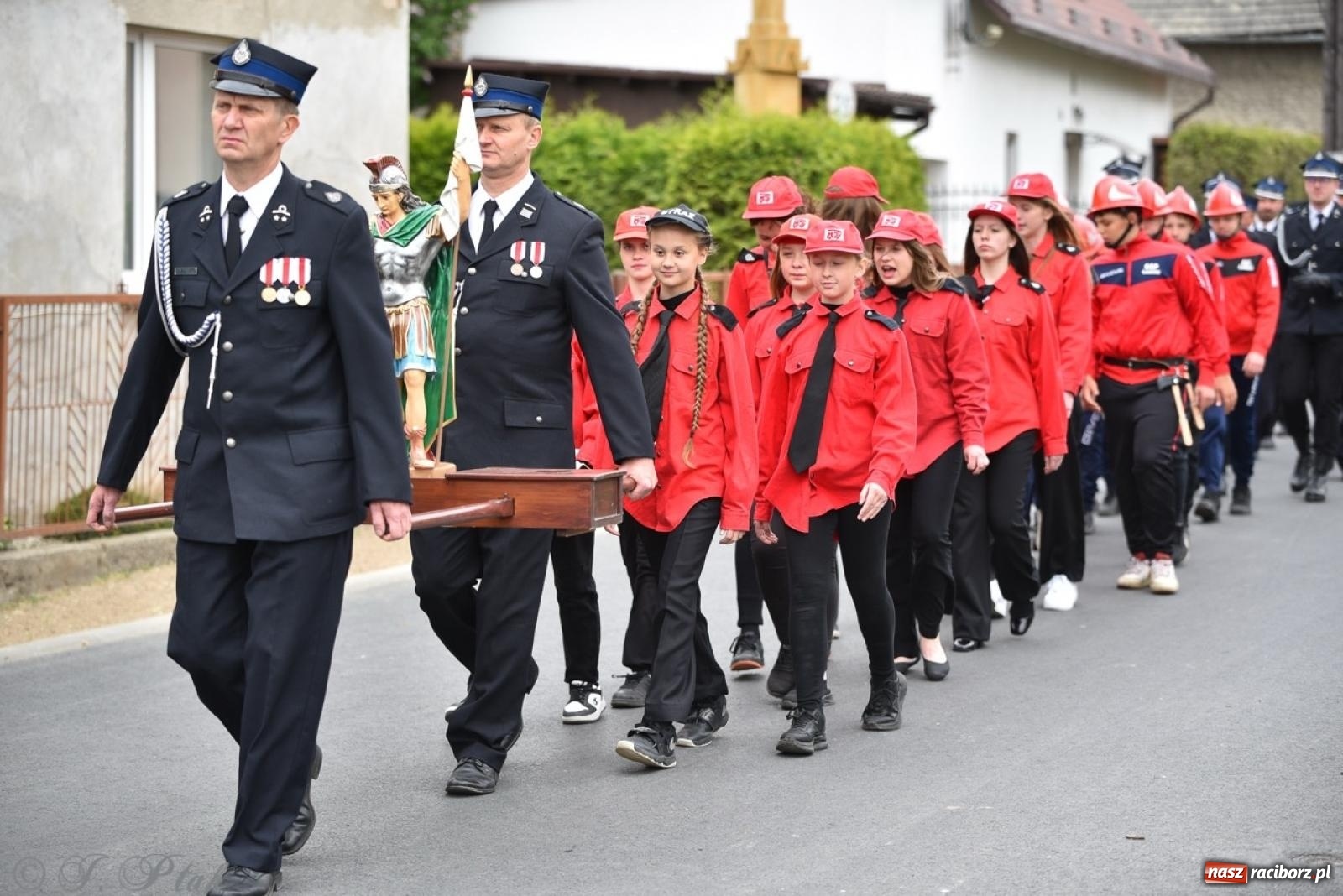 Zdjęcie w galerii na portalu naszraciborz.pl: 100-lecie OSP Gamów. Wręczono odznaczenia i poświęcono tablicę pamiątkową wiadomości z regionu