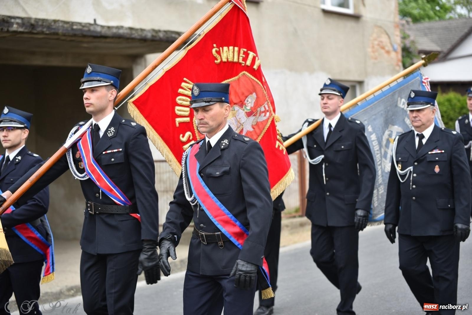 Zdjęcie w galerii na portalu naszraciborz.pl: 100-lecie OSP Gamów. Wręczono odznaczenia i poświęcono tablicę pamiątkową wiadomości z regionu