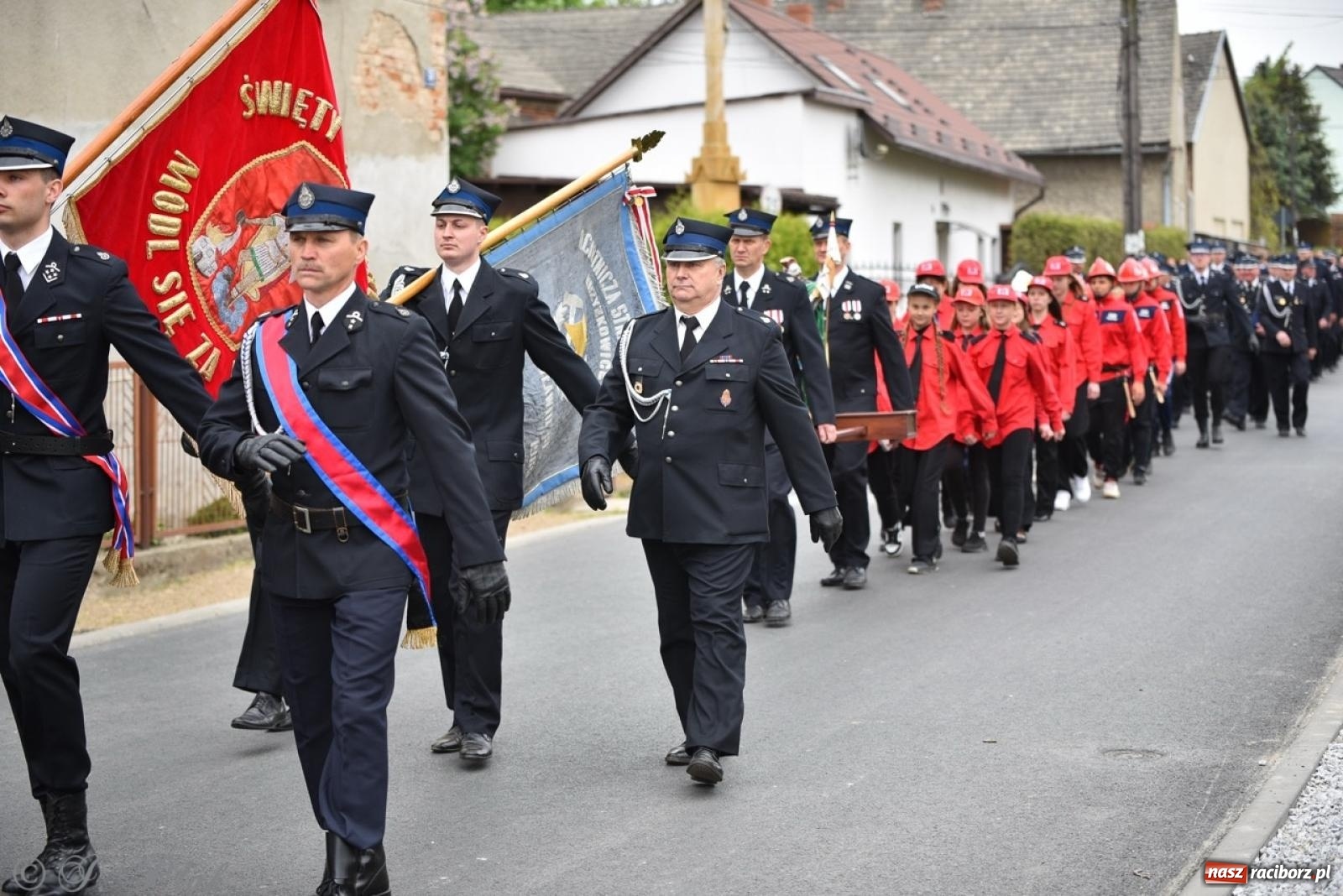 Zdjęcie w galerii na portalu naszraciborz.pl: 100-lecie OSP Gamów. Wręczono odznaczenia i poświęcono tablicę pamiątkową wiadomości z regionu