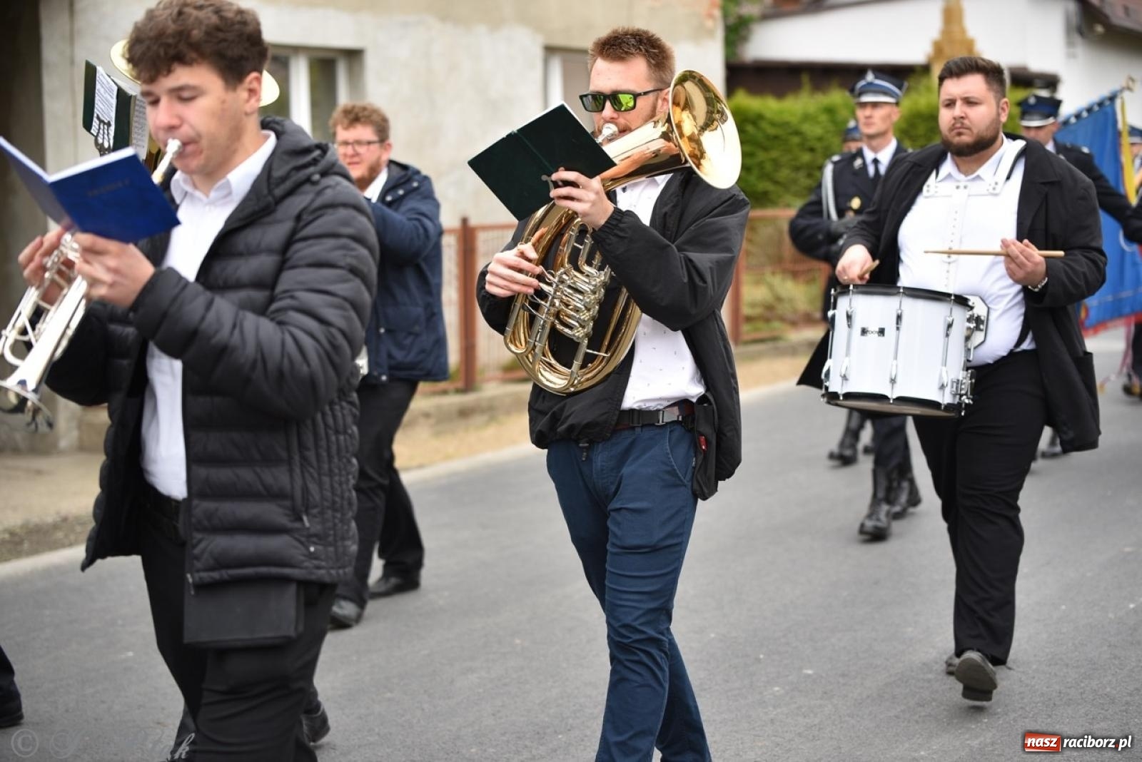Zdjęcie w galerii na portalu naszraciborz.pl: 100-lecie OSP Gamów. Wręczono odznaczenia i poświęcono tablicę pamiątkową wiadomości z regionu