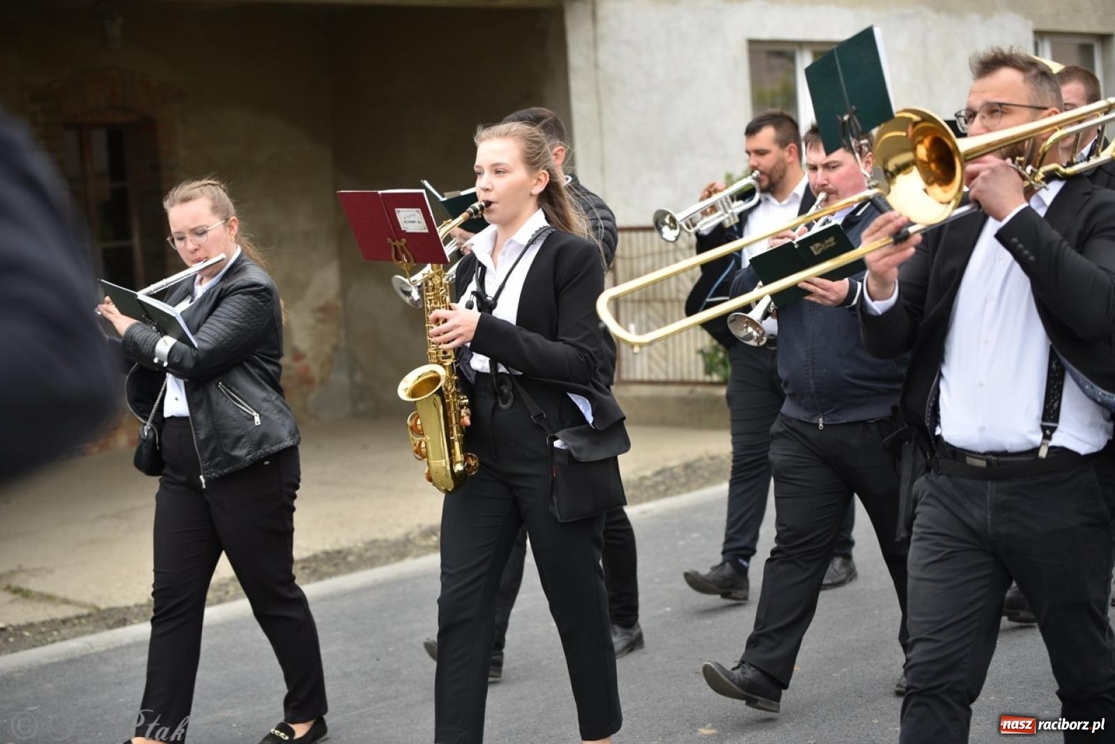 Zdjęcie w galerii na portalu naszraciborz.pl: 100-lecie OSP Gamów. Wręczono odznaczenia i poświęcono tablicę pamiątkową wiadomości z regionu
