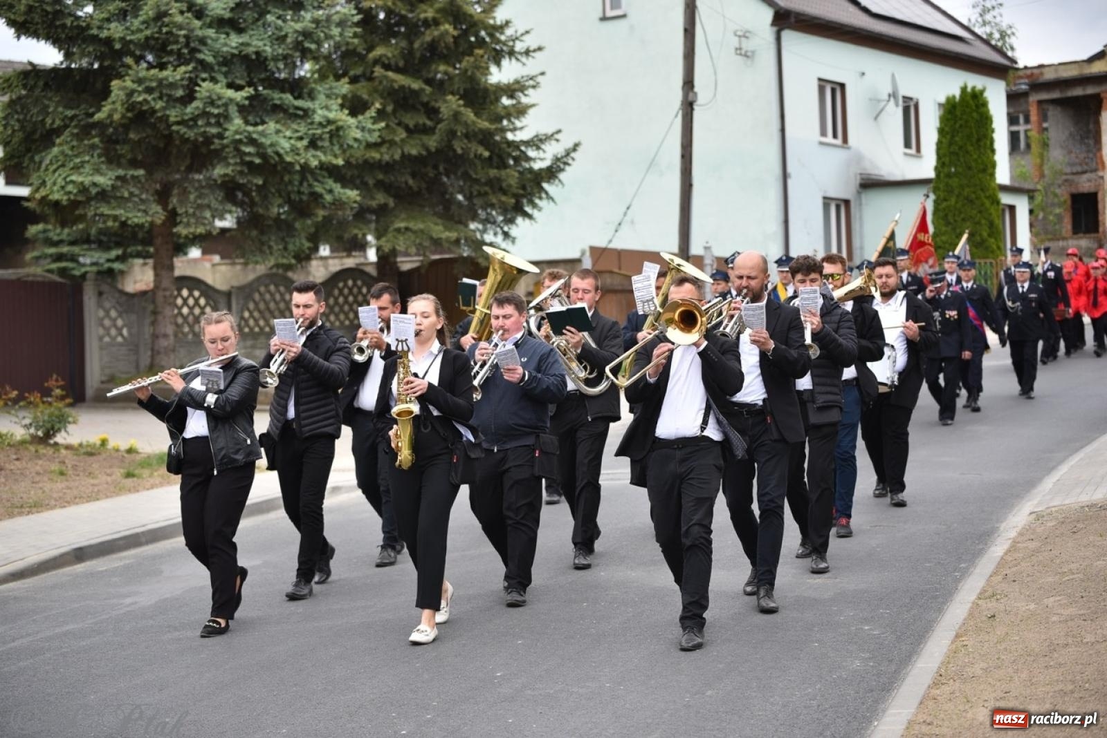 Zdjęcie w galerii na portalu naszraciborz.pl: 100-lecie OSP Gamów. Wręczono odznaczenia i poświęcono tablicę pamiątkową wiadomości z regionu