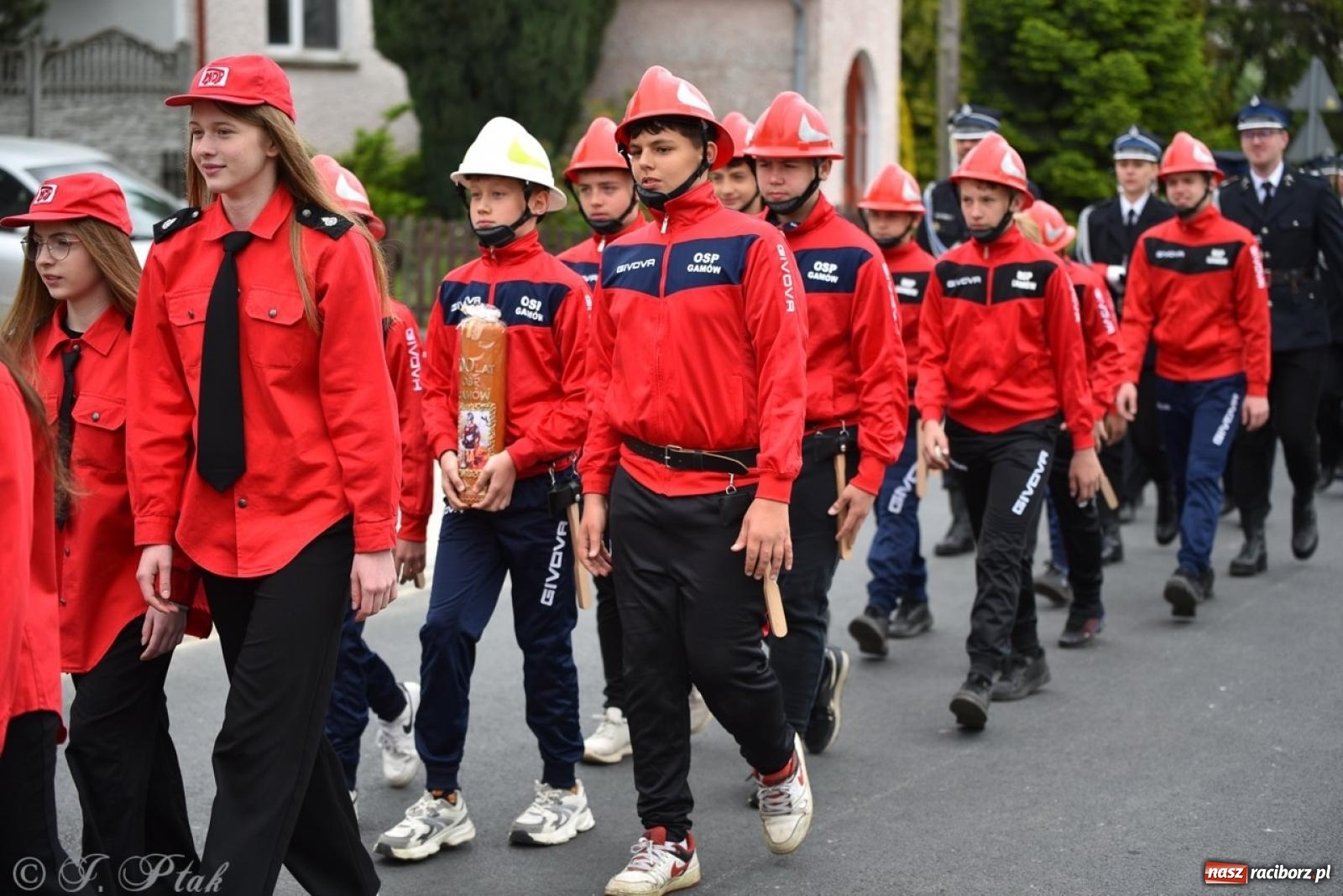 Zdjęcie w galerii na portalu naszraciborz.pl: 100-lecie OSP Gamów. Wręczono odznaczenia i poświęcono tablicę pamiątkową wiadomości z regionu
