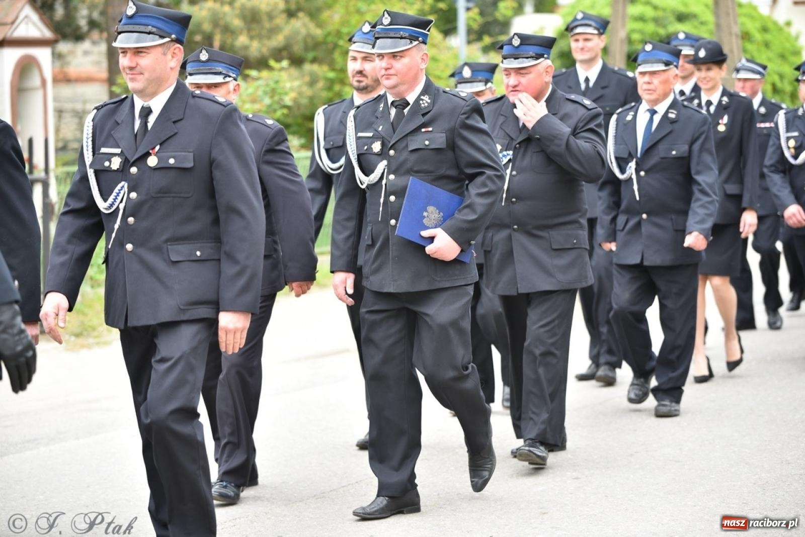 Zdjęcie w galerii na portalu naszraciborz.pl: 100-lecie OSP Gamów. Wręczono odznaczenia i poświęcono tablicę pamiątkową wiadomości z regionu