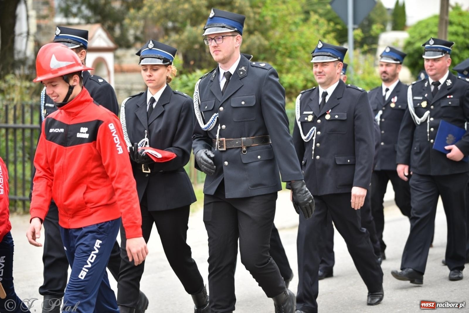 Zdjęcie w galerii na portalu naszraciborz.pl: 100-lecie OSP Gamów. Wręczono odznaczenia i poświęcono tablicę pamiątkową wiadomości z regionu
