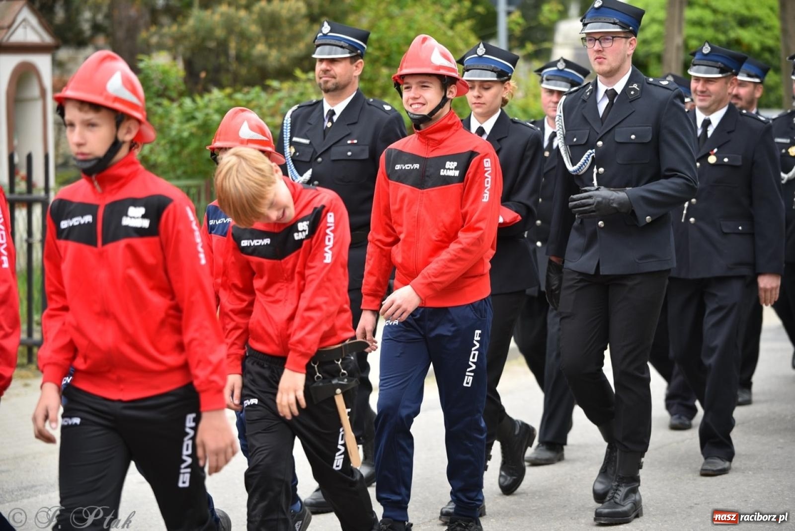 Zdjęcie w galerii na portalu naszraciborz.pl: 100-lecie OSP Gamów. Wręczono odznaczenia i poświęcono tablicę pamiątkową wiadomości z regionu