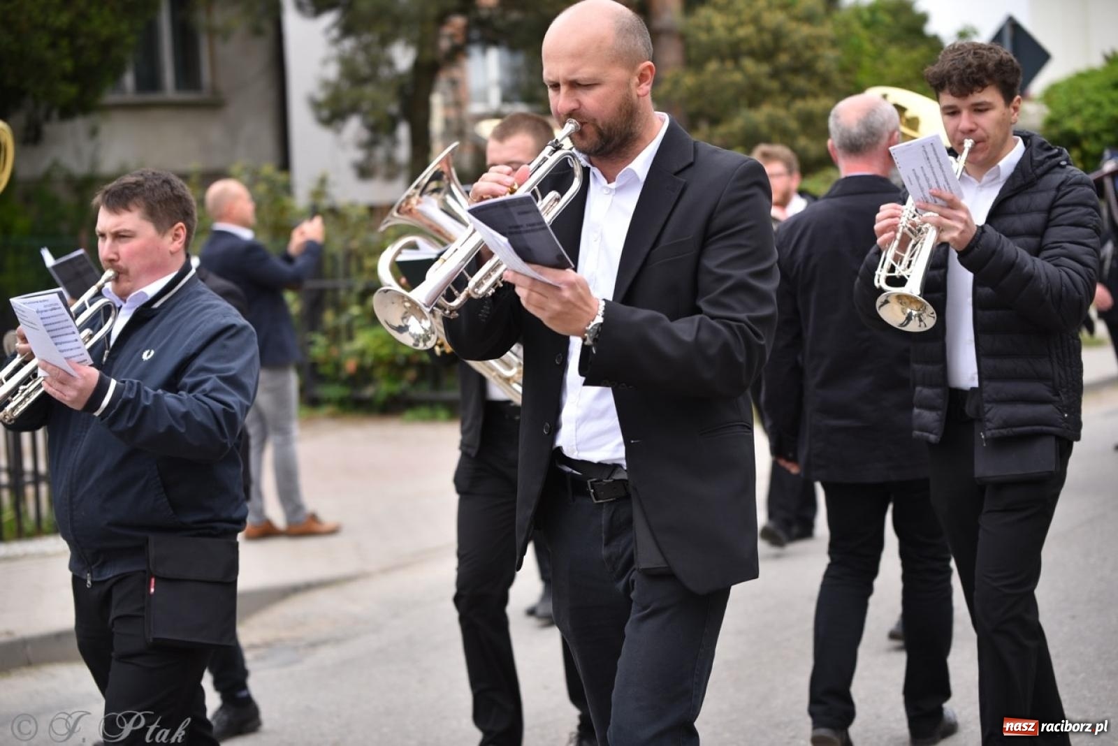Zdjęcie w galerii na portalu naszraciborz.pl: 100-lecie OSP Gamów. Wręczono odznaczenia i poświęcono tablicę pamiątkową wiadomości z regionu