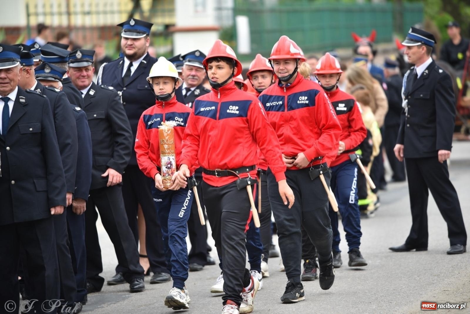 Zdjęcie w galerii na portalu naszraciborz.pl: 100-lecie OSP Gamów. Wręczono odznaczenia i poświęcono tablicę pamiątkową wiadomości z regionu