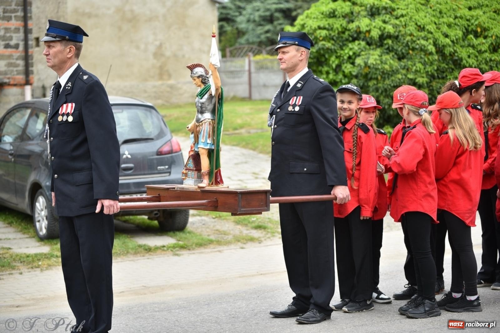 Zdjęcie w galerii na portalu naszraciborz.pl: 100-lecie OSP Gamów. Wręczono odznaczenia i poświęcono tablicę pamiątkową wiadomości z regionu
