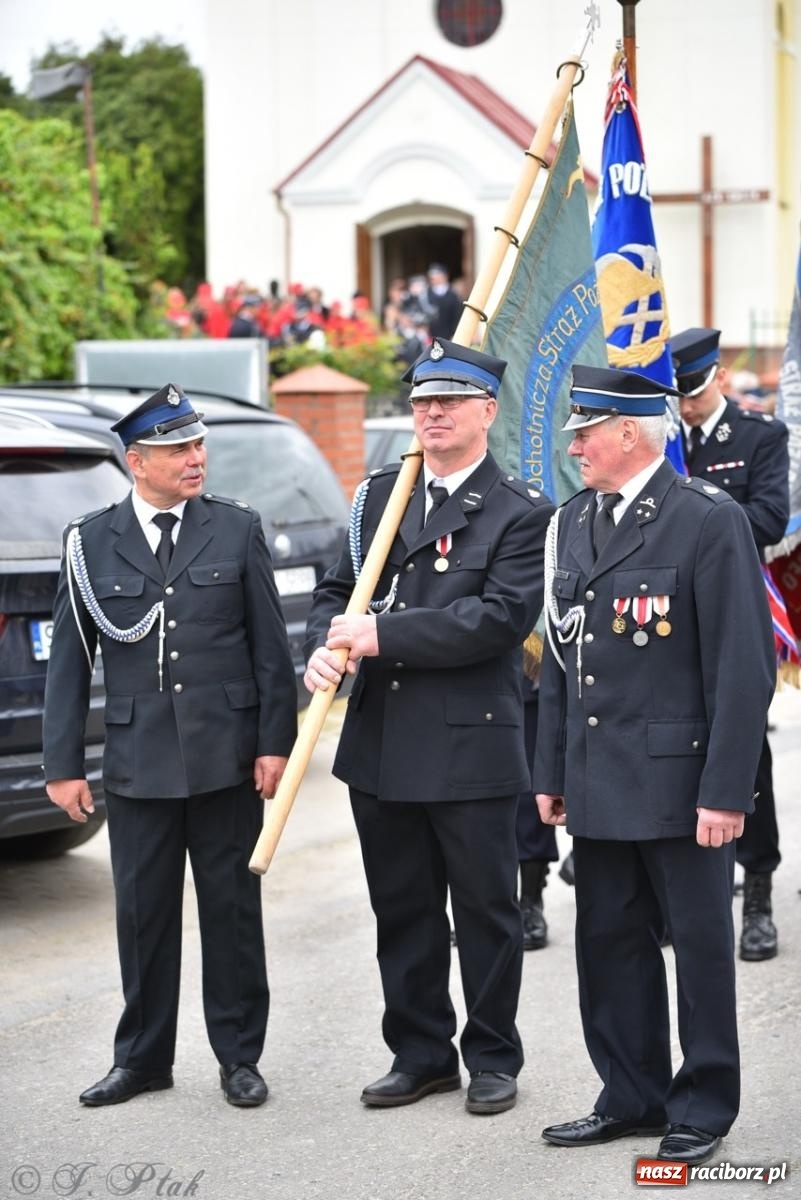 Zdjęcie w galerii na portalu naszraciborz.pl: 100-lecie OSP Gamów. Wręczono odznaczenia i poświęcono tablicę pamiątkową wiadomości z regionu