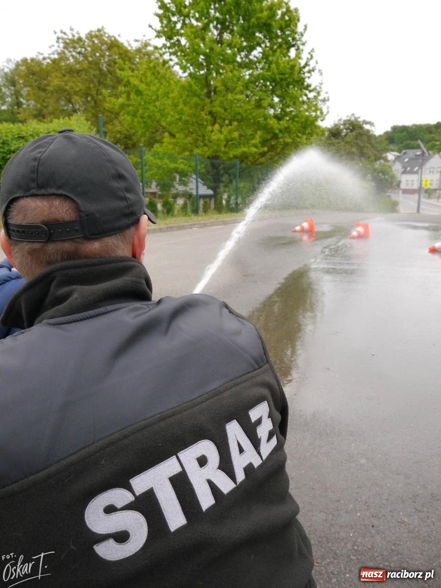 Zdjęcie w galerii na portalu naszraciborz.pl: OSP Kobyla z nowym wozem strażackim wiadomości z regionu