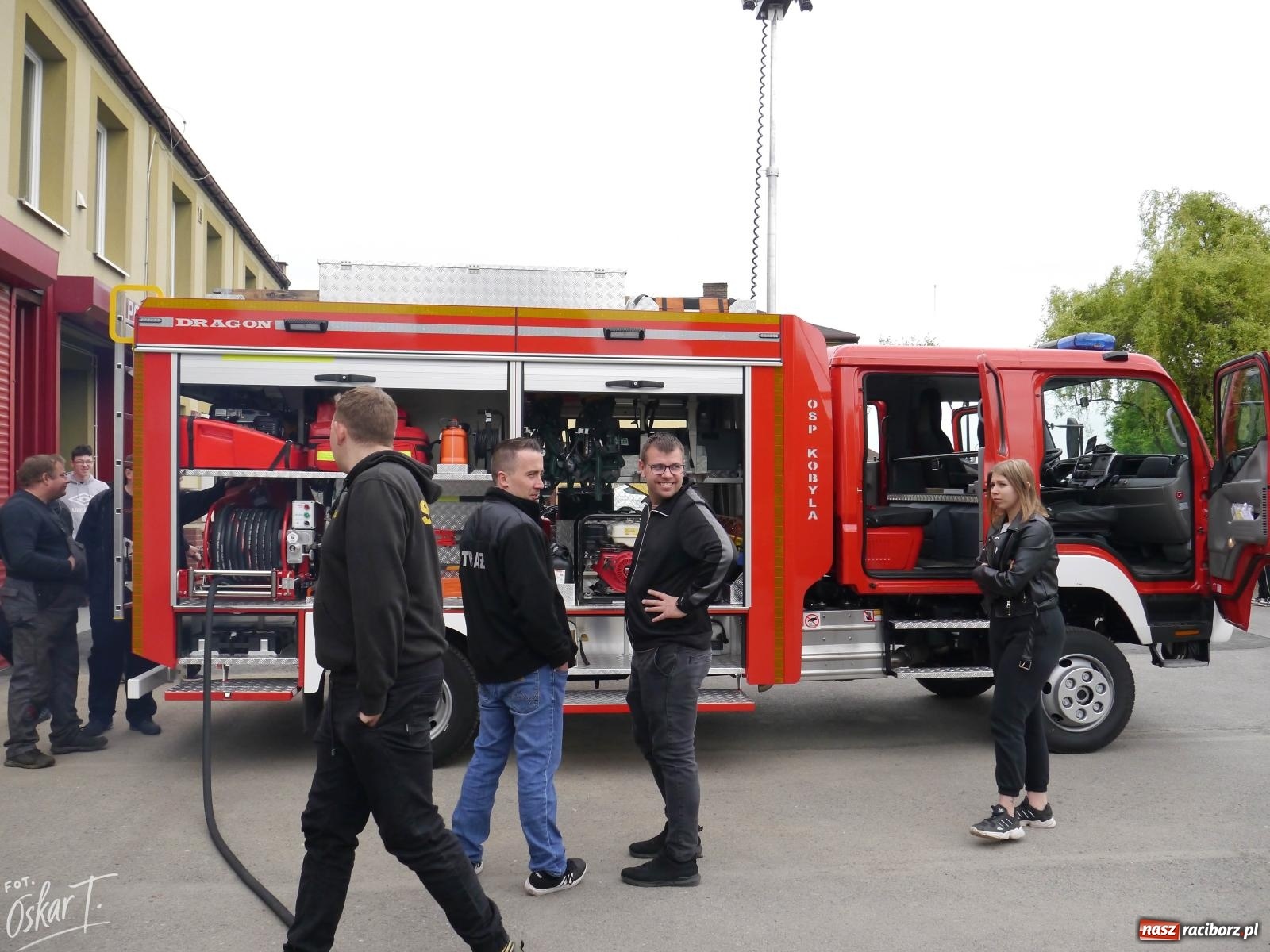 Zdjęcie w galerii na portalu naszraciborz.pl: OSP Kobyla z nowym wozem strażackim wiadomości z regionu