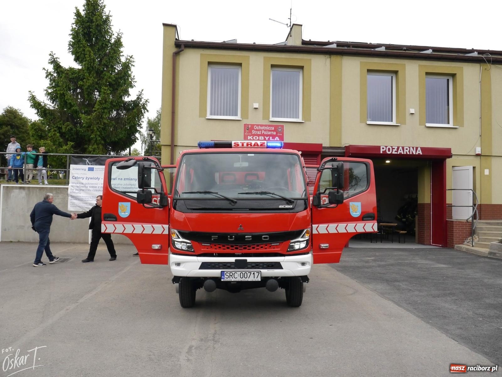 Zdjęcie w galerii na portalu naszraciborz.pl: OSP Kobyla z nowym wozem strażackim wiadomości z regionu