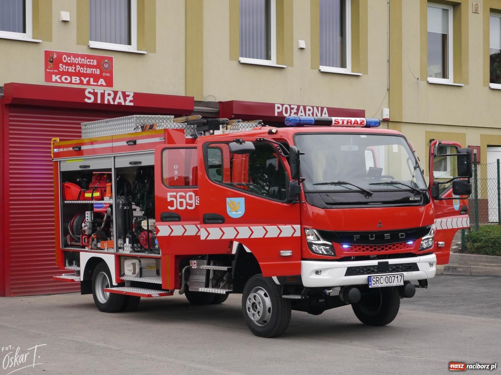 Zdjęcie w galerii na portalu naszraciborz.pl: OSP Kobyla z nowym wozem strażackim wiadomości z regionu