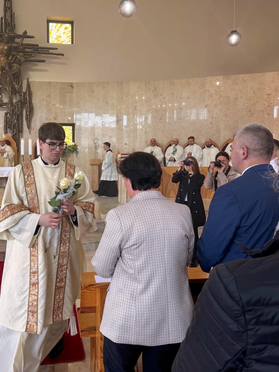 Zdjęcie w galerii na portalu naszraciborz.pl: Mateusz Pytel z Krzanowic przyjął święcenia diakonatu wiadomości z regionu