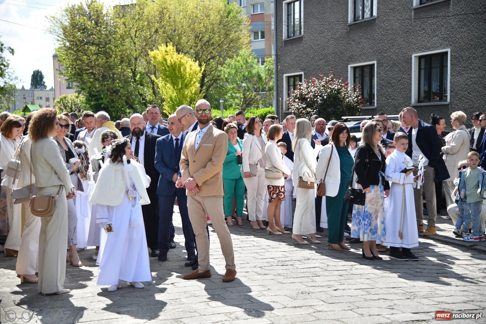 Zdjęcie w galerii na portalu naszraciborz.pl: Pierwsza Komunia Święta w parafii NSPJ – 85 dzieci przystąpiło do sakramentu [FOTO] wiadomości z regionu