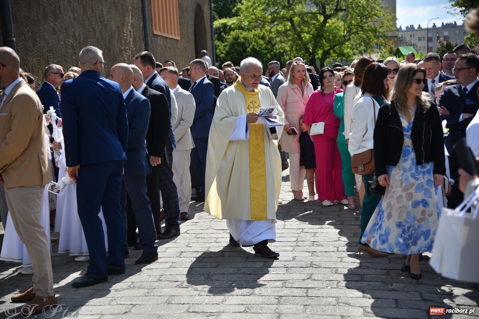 Zdjęcie w galerii na portalu naszraciborz.pl: Pierwsza Komunia Święta w parafii NSPJ – 85 dzieci przystąpiło do sakramentu [FOTO] wiadomości z regionu