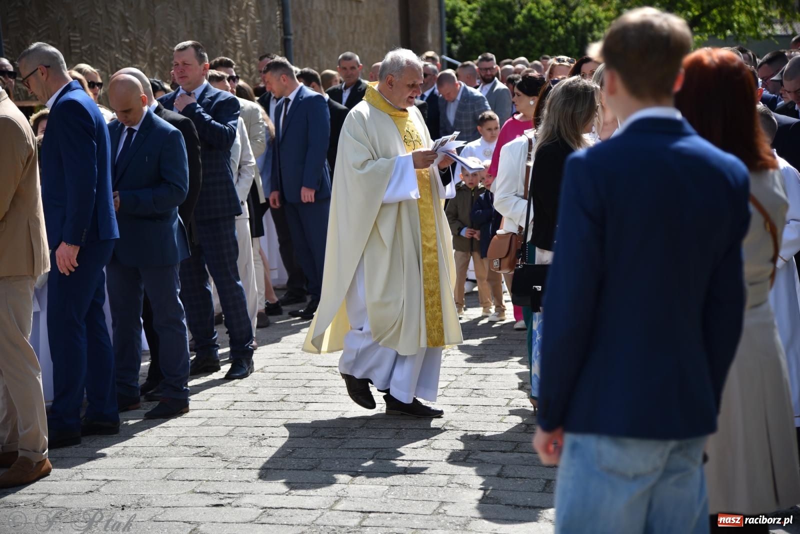 Zdjęcie w galerii na portalu naszraciborz.pl: Pierwsza Komunia Święta w parafii NSPJ – 85 dzieci przystąpiło do sakramentu [FOTO] wiadomości z regionu