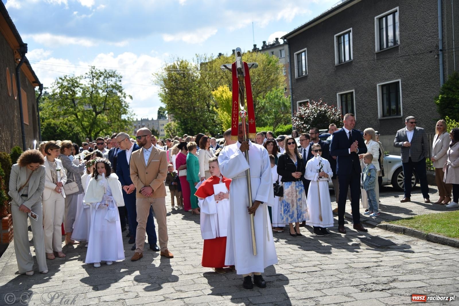 Zdjęcie w galerii na portalu naszraciborz.pl: Pierwsza Komunia Święta w parafii NSPJ – 85 dzieci przystąpiło do sakramentu [FOTO] wiadomości z regionu