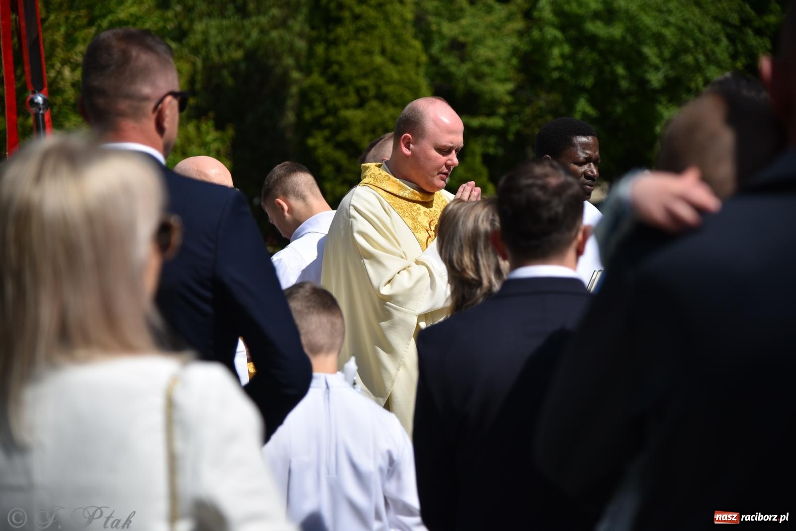 Zdjęcie w galerii na portalu naszraciborz.pl: Pierwsza Komunia Święta w parafii NSPJ – 85 dzieci przystąpiło do sakramentu [FOTO] wiadomości z regionu
