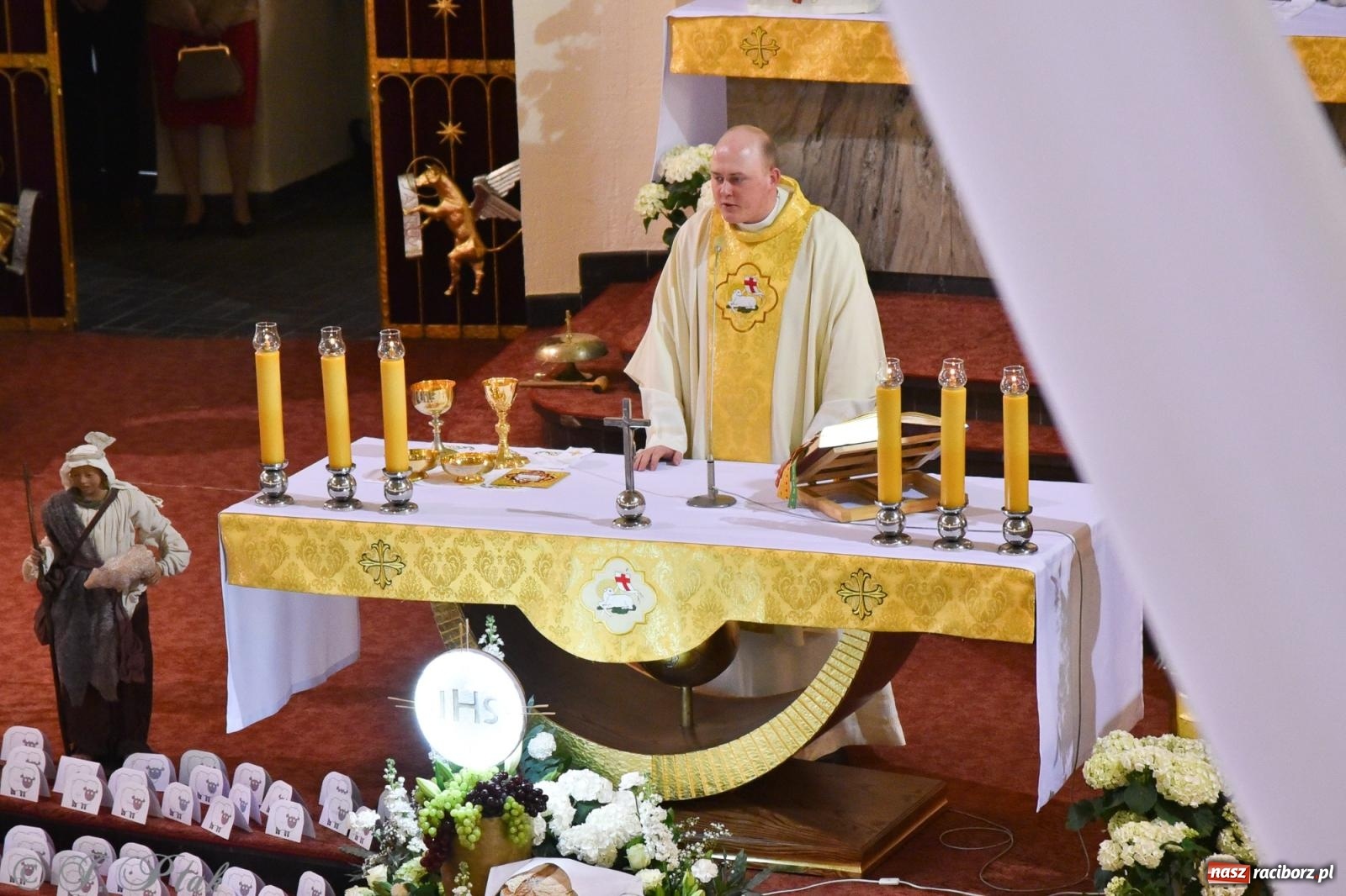 Zdjęcie w galerii na portalu naszraciborz.pl: Pierwsza Komunia Święta w parafii NSPJ – 85 dzieci przystąpiło do sakramentu [FOTO] wiadomości z regionu
