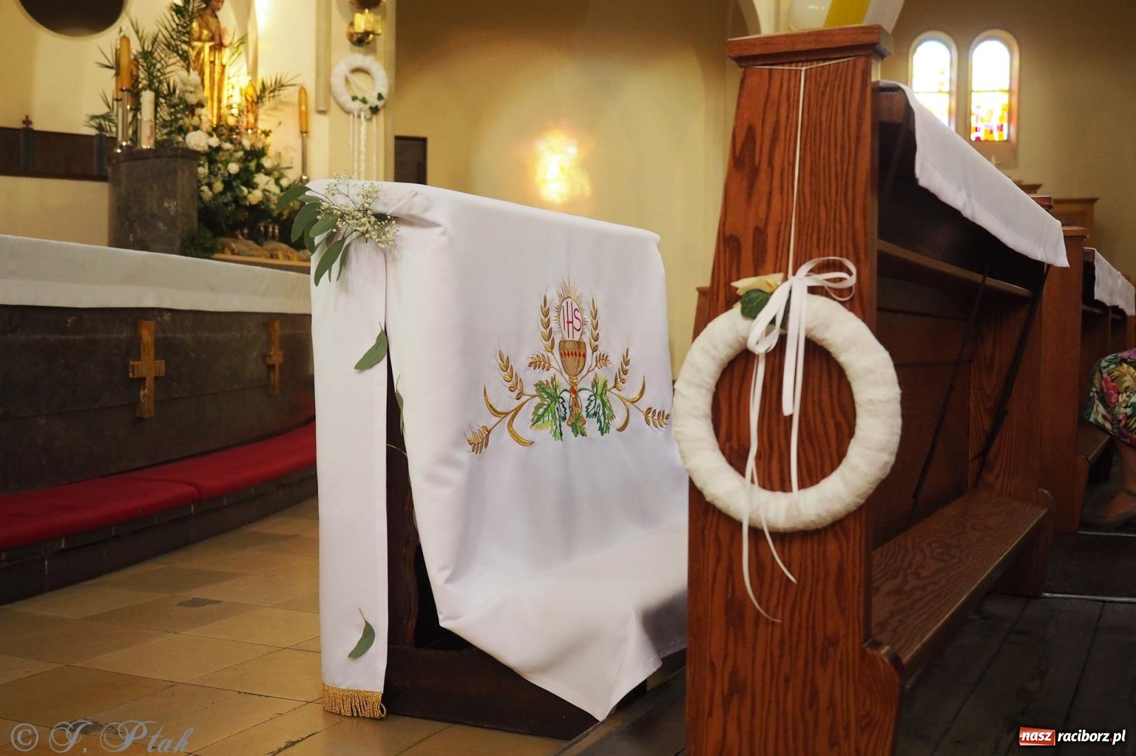 Zdjęcie w galerii na portalu naszraciborz.pl: Pierwsza Komunia Święta w parafii NSPJ – 85 dzieci przystąpiło do sakramentu [FOTO] wiadomości z regionu