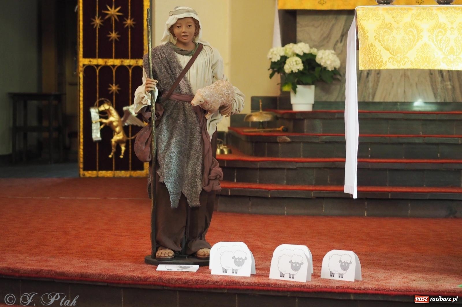 Zdjęcie w galerii na portalu naszraciborz.pl: Pierwsza Komunia Święta w parafii NSPJ – 85 dzieci przystąpiło do sakramentu [FOTO] wiadomości z regionu