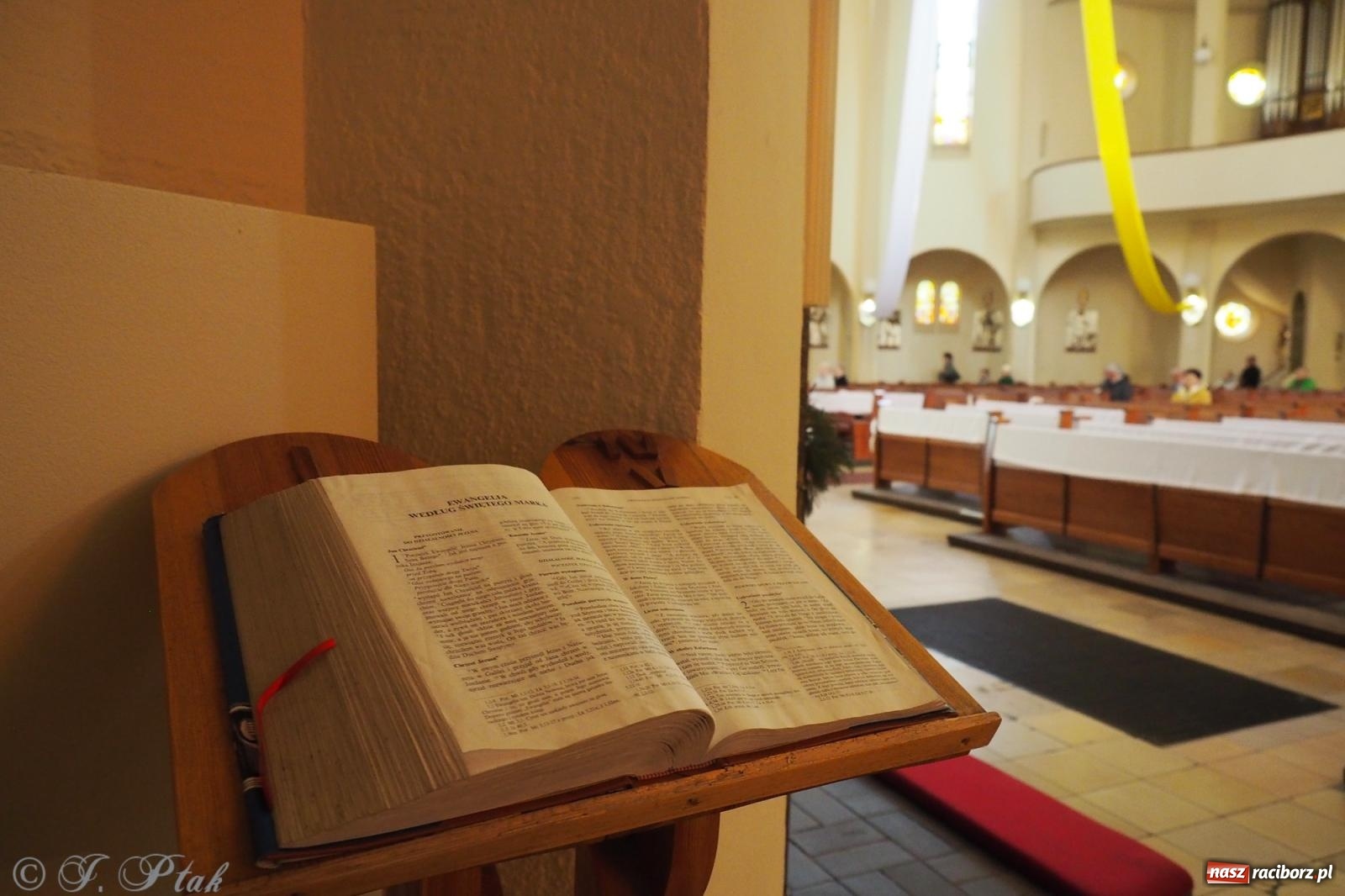 Zdjęcie w galerii na portalu naszraciborz.pl: Pierwsza Komunia Święta w parafii NSPJ – 85 dzieci przystąpiło do sakramentu [FOTO] wiadomości z regionu