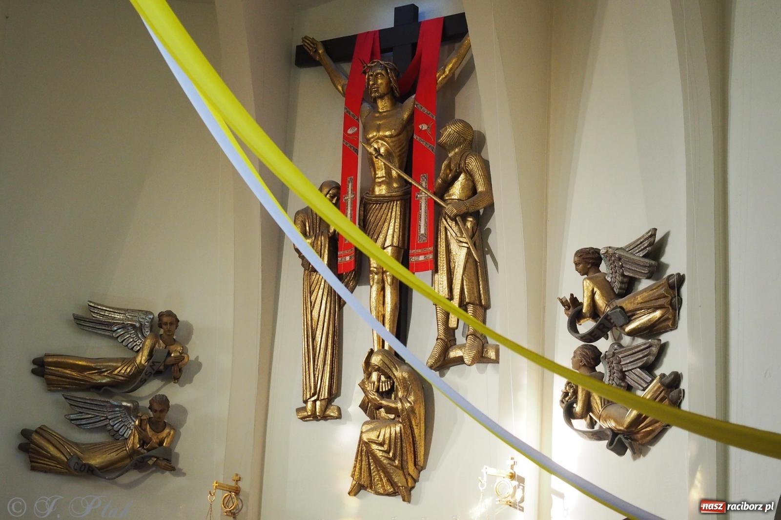 Zdjęcie w galerii na portalu naszraciborz.pl: Pierwsza Komunia Święta w parafii NSPJ – 85 dzieci przystąpiło do sakramentu [FOTO] wiadomości z regionu