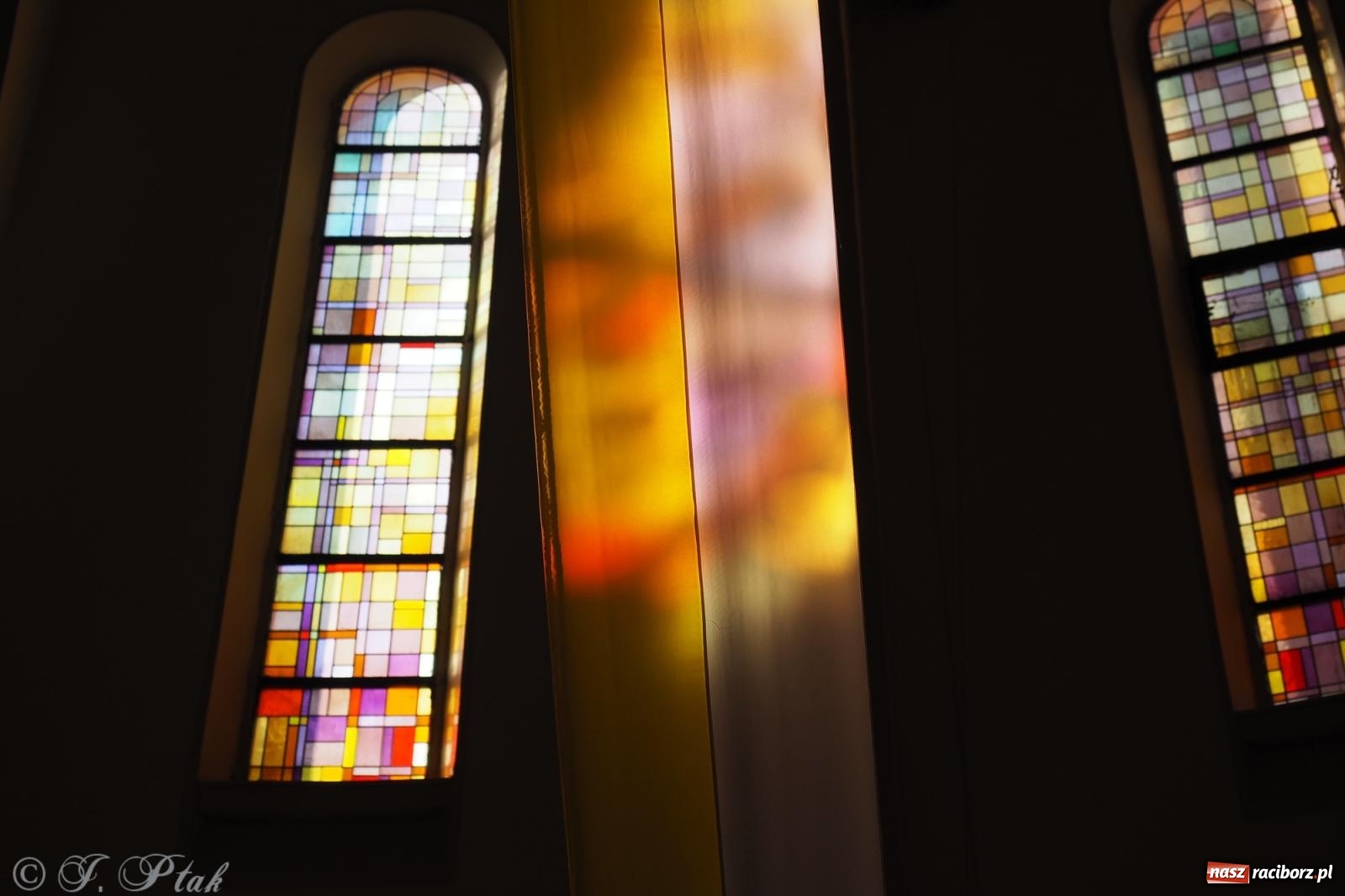 Zdjęcie w galerii na portalu naszraciborz.pl: Pierwsza Komunia Święta w parafii NSPJ – 85 dzieci przystąpiło do sakramentu [FOTO] wiadomości z regionu