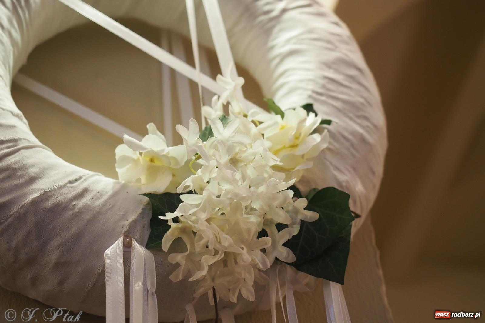 Zdjęcie w galerii na portalu naszraciborz.pl: Pierwsza Komunia Święta w parafii NSPJ – 85 dzieci przystąpiło do sakramentu [FOTO] wiadomości z regionu