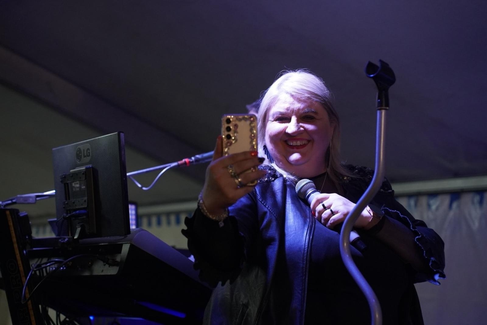 Zdjęcie w galerii na portalu naszraciborz.pl: Zabawa taneczna z zespołem Bis zakończyła obchody 100-lecia OSP Gamów [FOTO] wiadomości z regionu