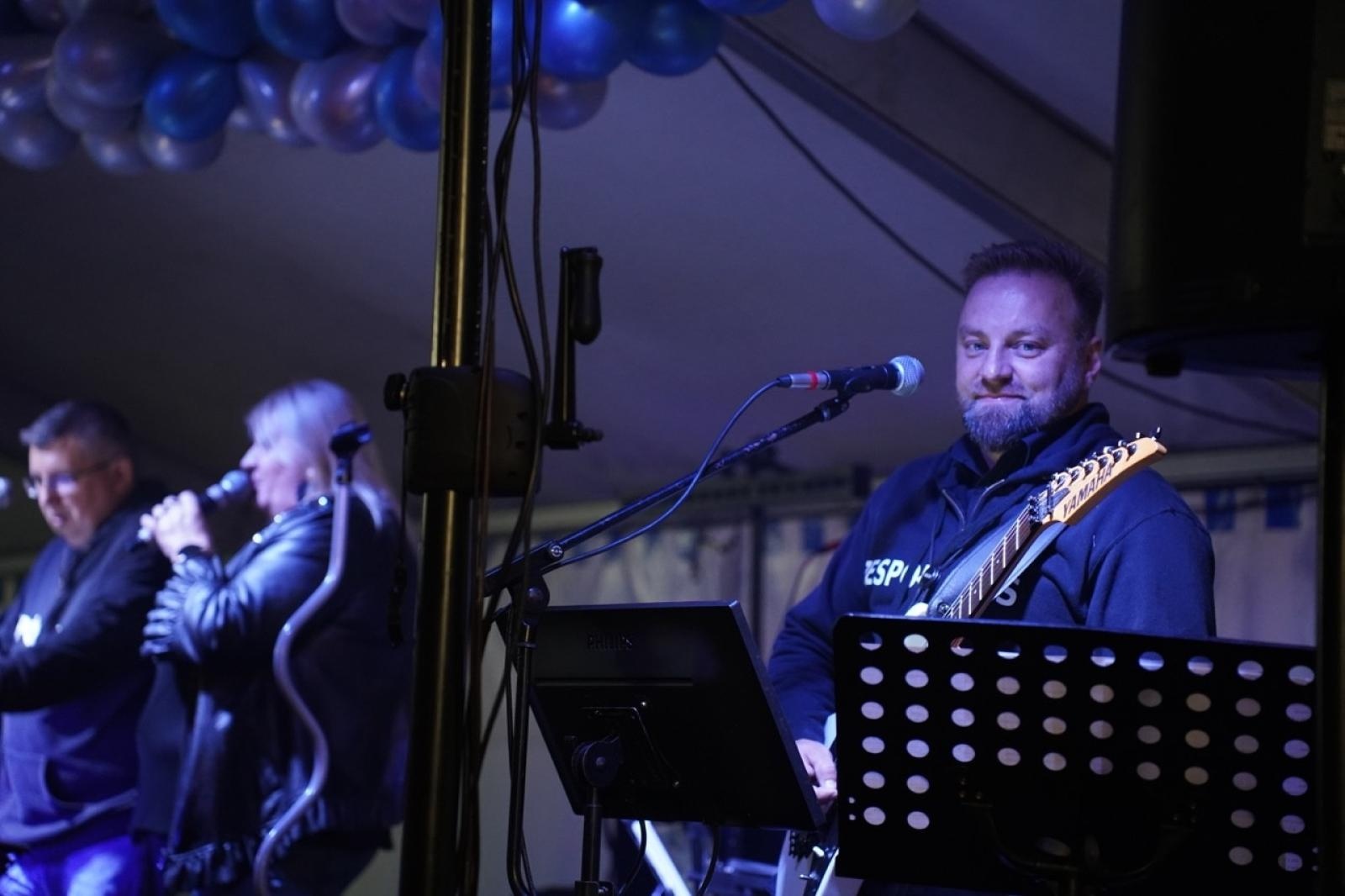 Zdjęcie w galerii na portalu naszraciborz.pl: Zabawa taneczna z zespołem Bis zakończyła obchody 100-lecia OSP Gamów [FOTO] wiadomości z regionu