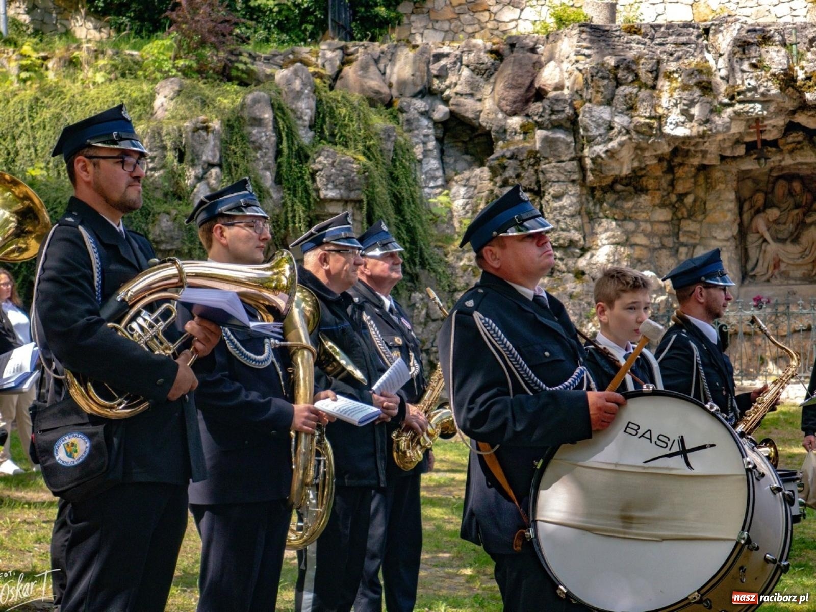 Zdjęcie w galerii na portalu naszraciborz.pl: 27. pielgrzymka strażaków na Górę Świętej Anny z udziałem raciborskich pocztów wiadomości z regionu